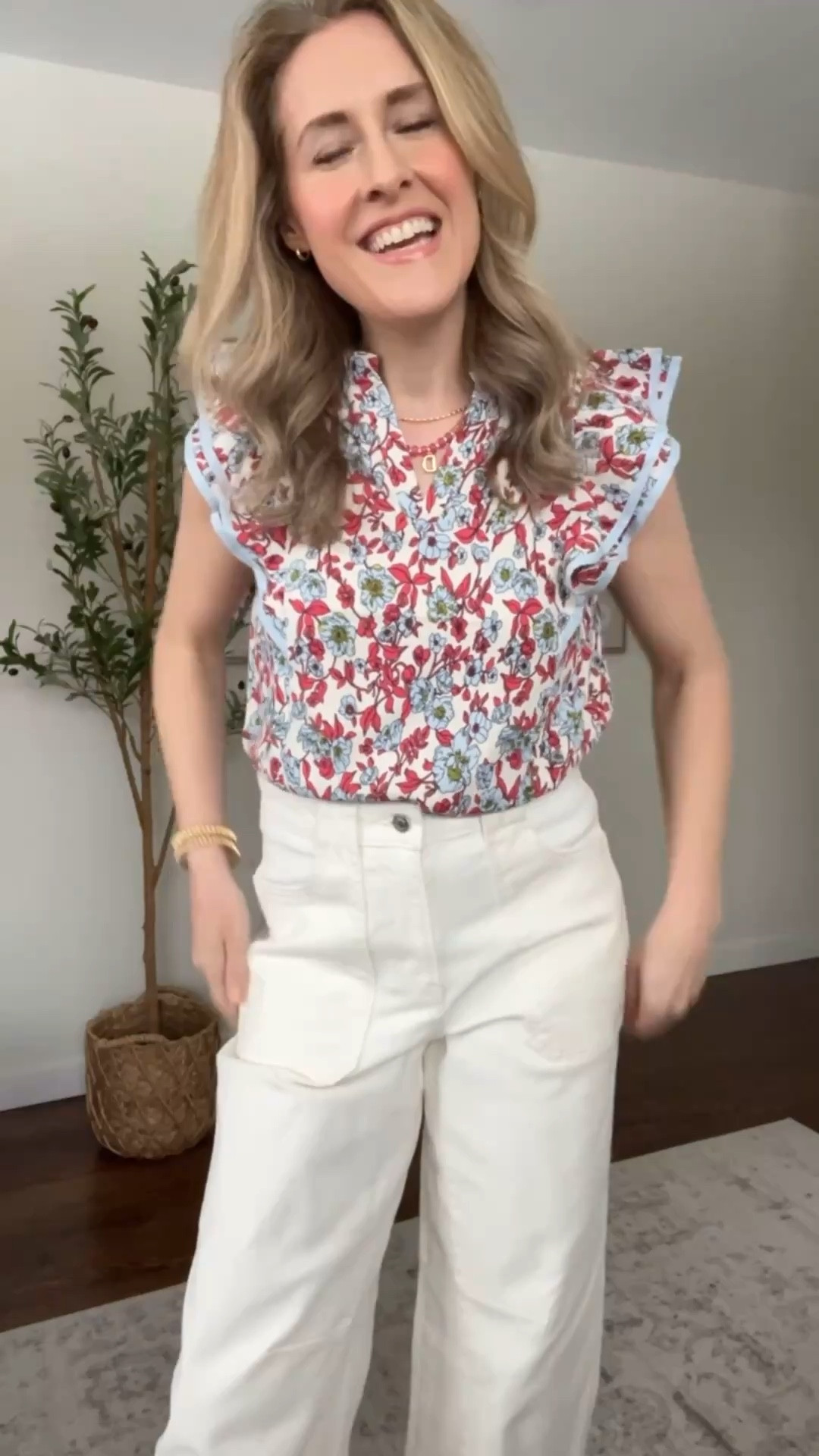 Amazon top that’s only $9.99 in some sizes, otherwise $16.99. I’m wearing a small. #amazonfashion 