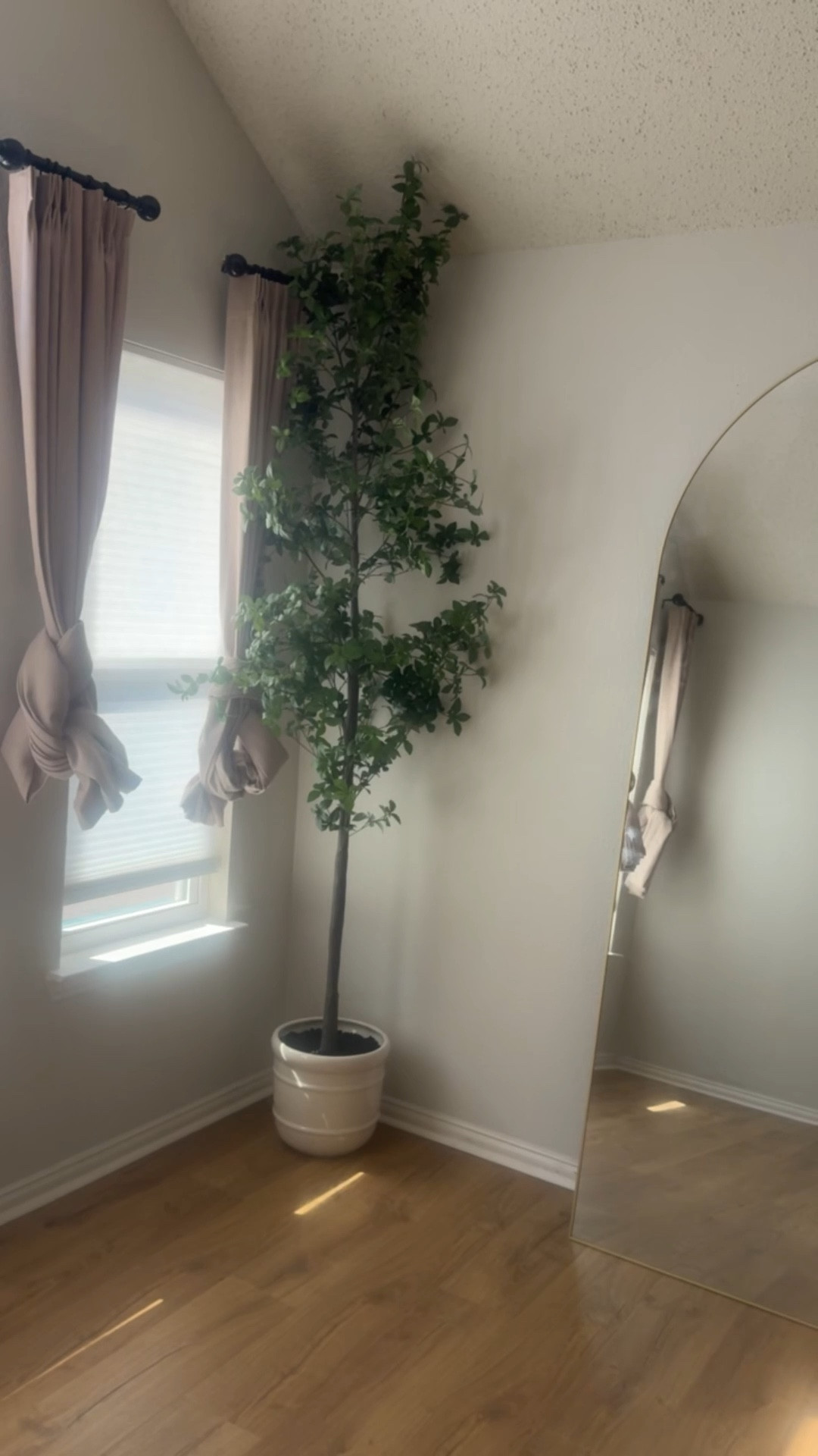 Around the house 

- Home Decor

#LTKHome #LTKActive