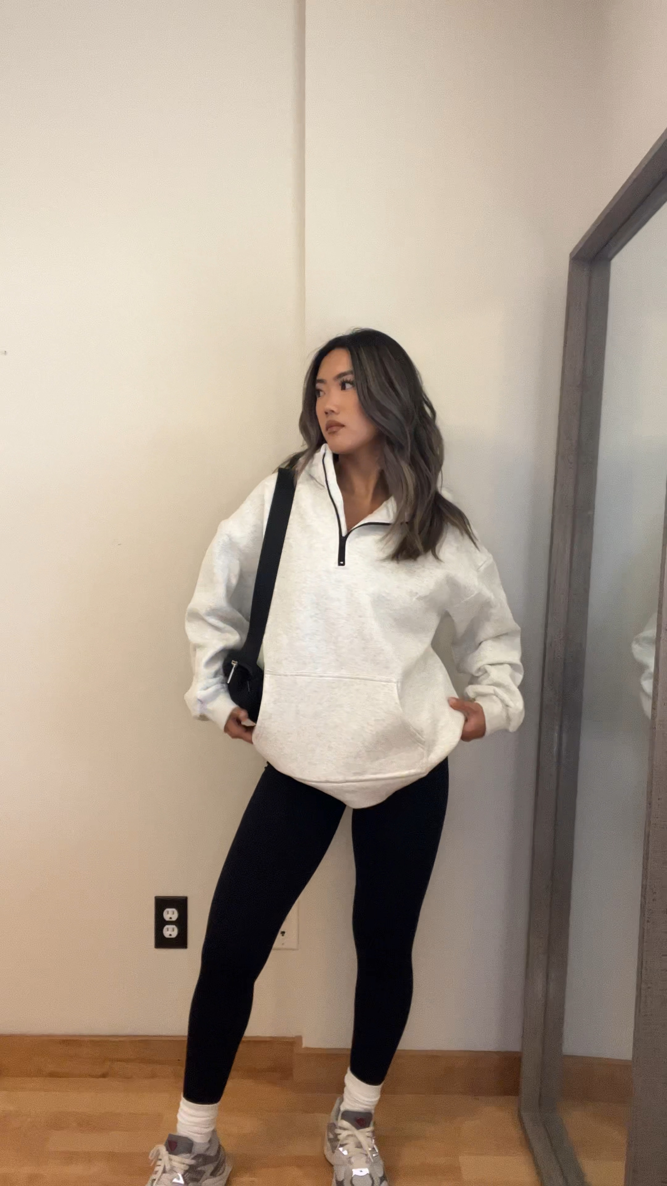 errands ootd🎧✨🏃🏻‍♀️🪞

Entire fit @amazon - blencot
Bag @lululemon 
Shoes @newbalance

#LTKfitness #LTKSeasonal #LTKFind