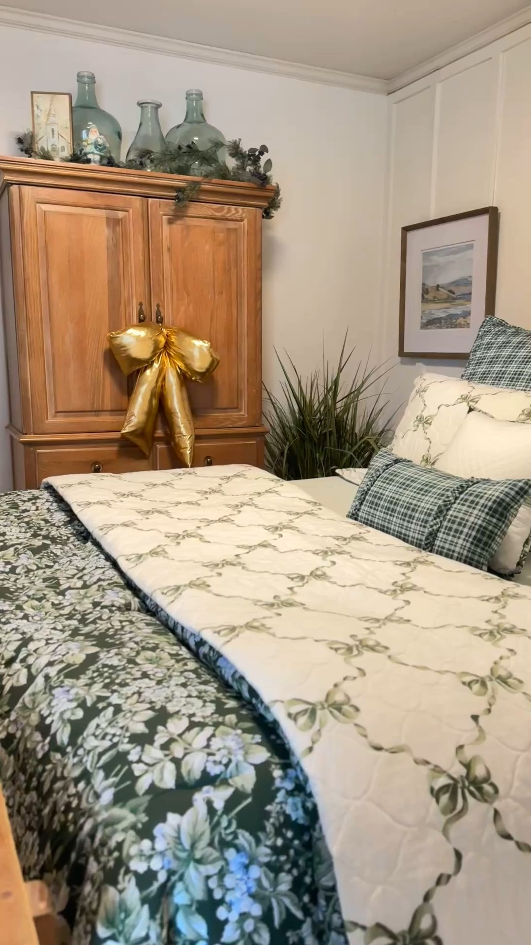 Decorate your guest or kids or your own bedroom with the coziest Christmas bedding!! Linking some favorites at a great price  

#LTKHome #LTKHoliday
