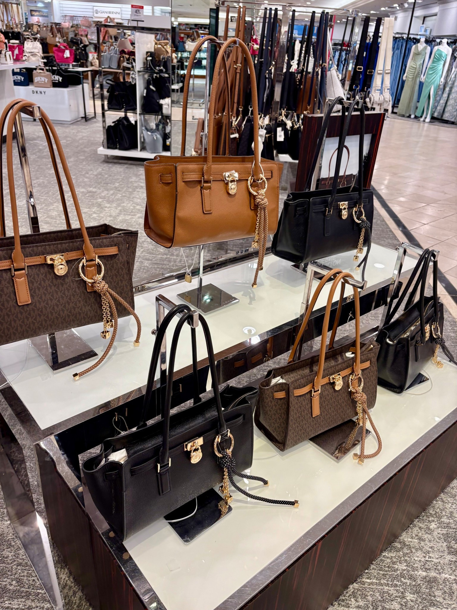 Loving this Mk bags so much! Available in multiple colors