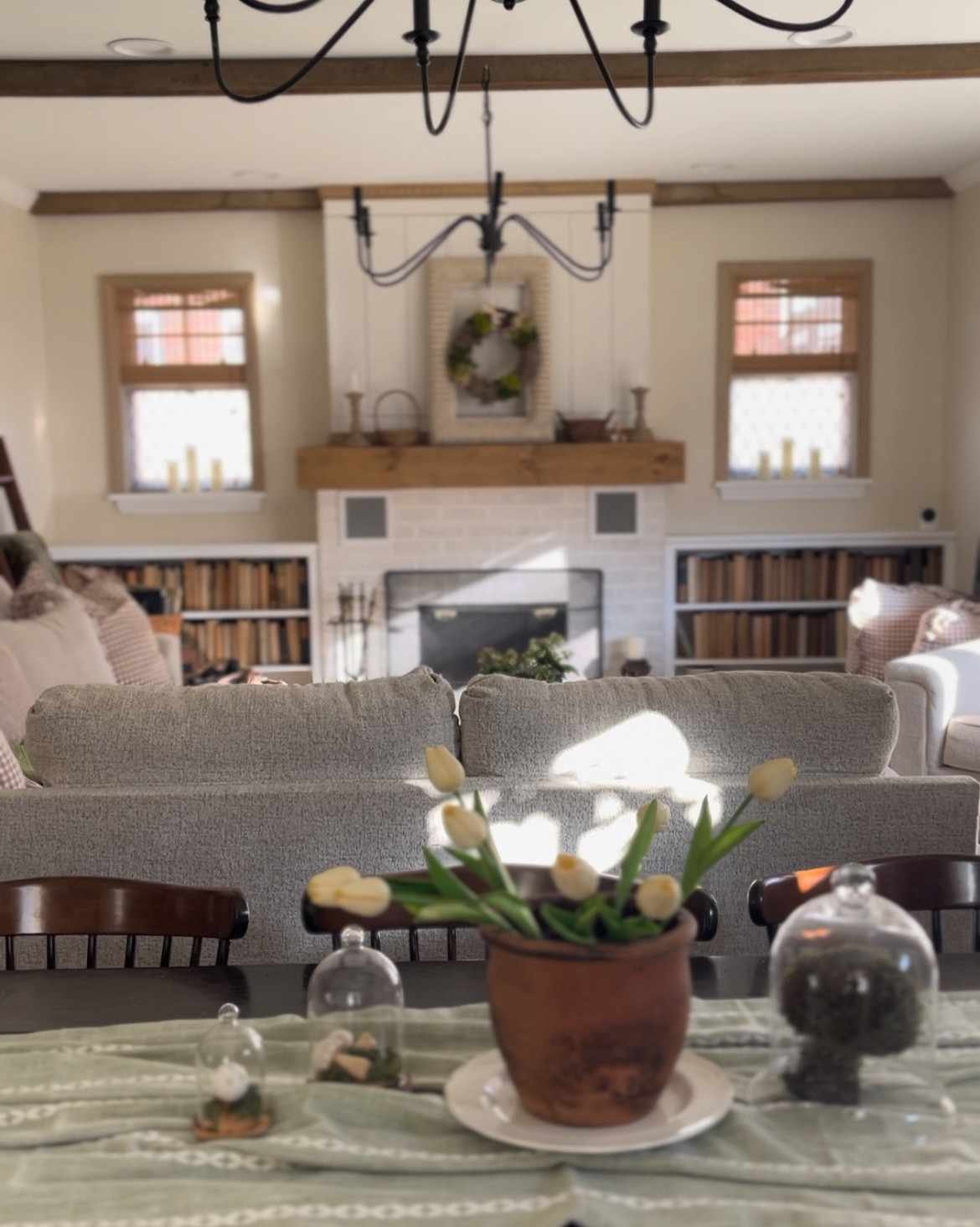 The coziest black chandeliers 

#LTKHome