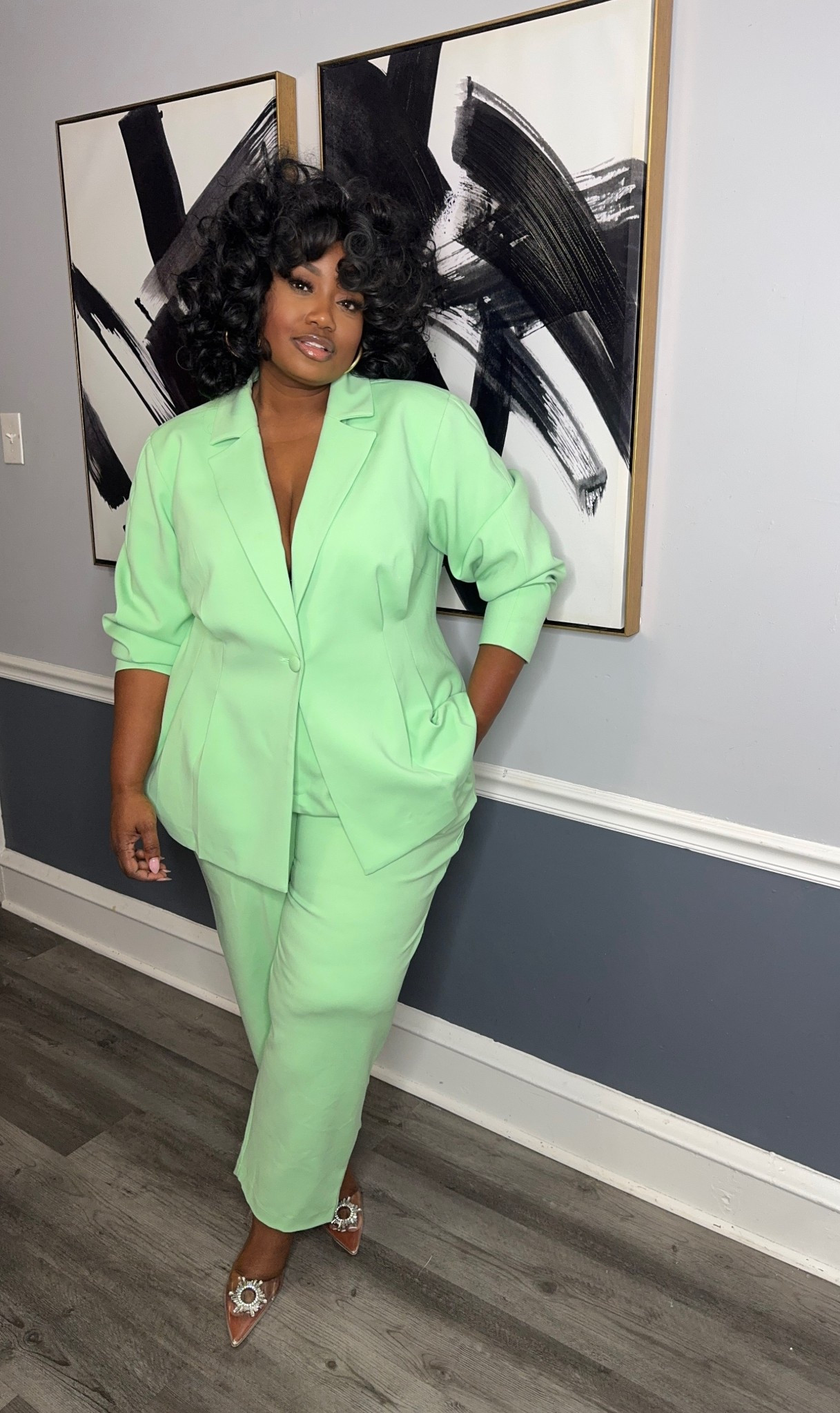 Eloquii has THEE best suits
Wearing: 18 top and bottom could size down in top.
Barrel jeans: 1X 