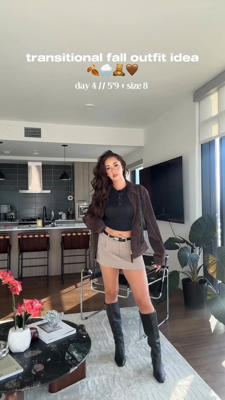 Ahhh I found the perfect most fresita little pleated skirt for today’s transitional fall outfit inspo! 🤭🤎 as a girly with a little booty meat I really appreciate when skirts have shorts underneath bc the perreo can be set free without any worries 🙂‍↔️😀😅

#falloutfit #falloutfitinspo #latinacontentcreator
