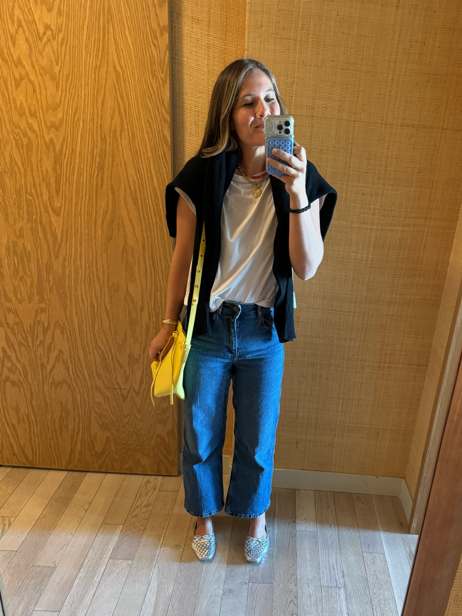 LA 🌞

quince code - INFP-caro10
Freda Salvador code - caro15

jean sizing - take the bigger of your sizes if you're between sizes. These are a very snug, structured denim!

T shirt is TTS this is a medium 

Yellow bag is my friend's -- it's monsieur gavriel