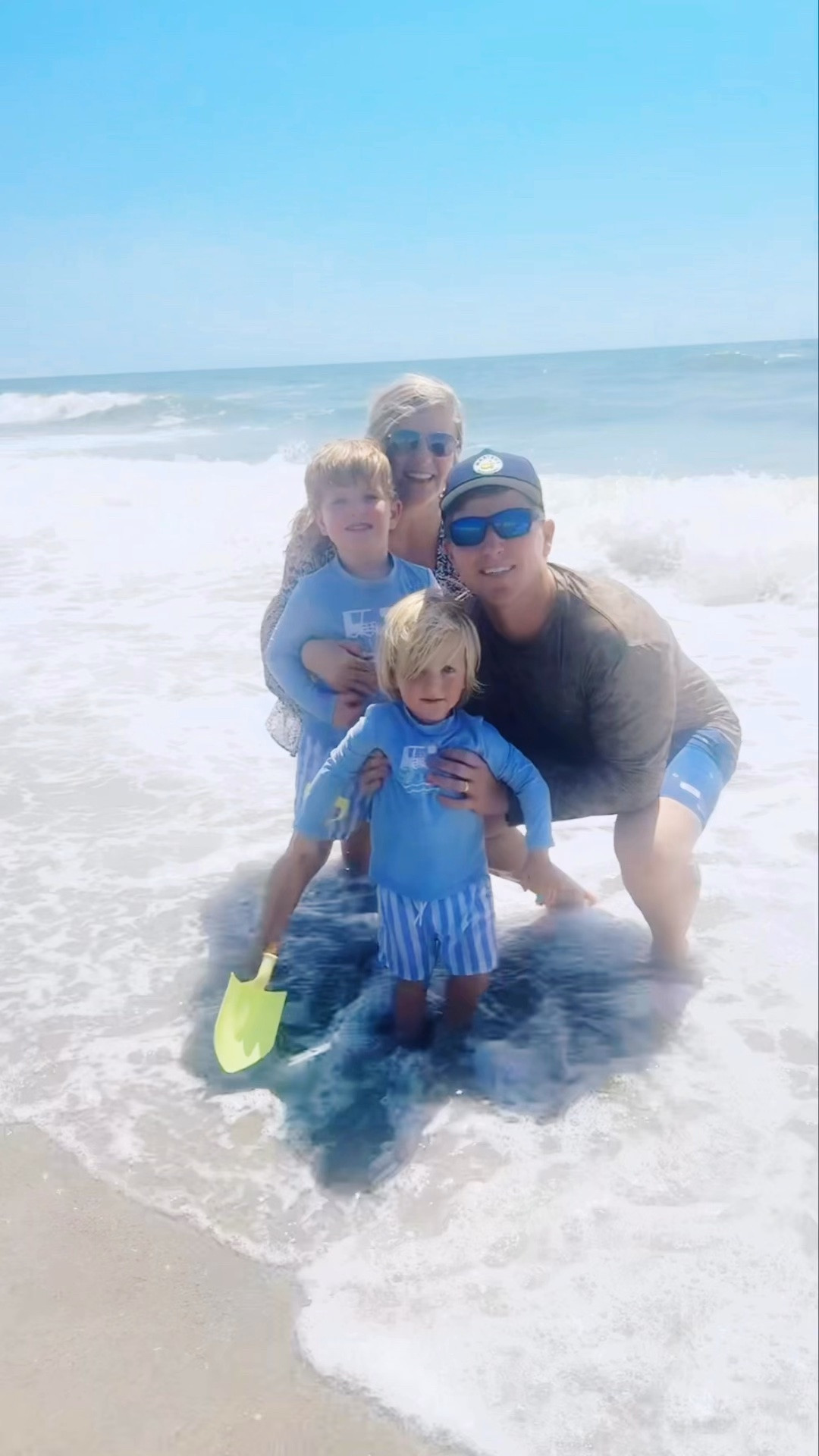 Helloooo Labor Day Weekend!!!! 🇺🇸🌊☀️🏖️ #inourhappyplace