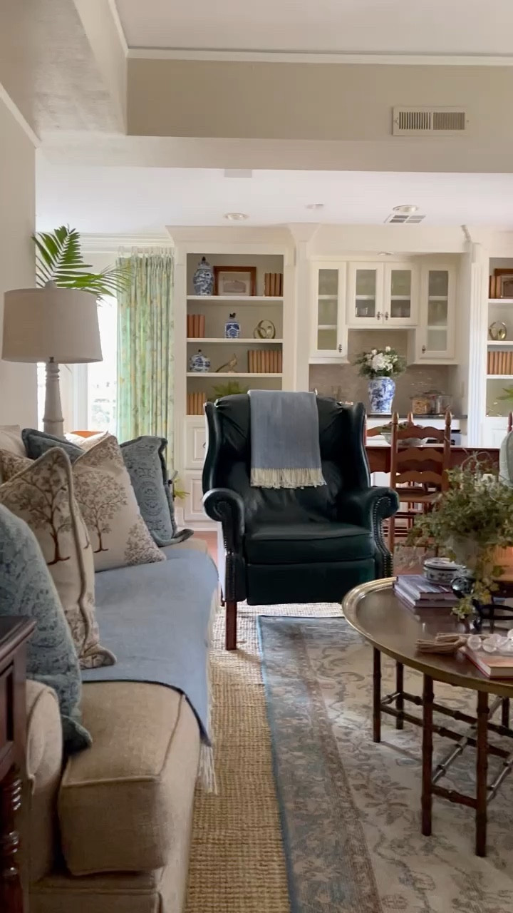 Family Room Details 💙

#LTKhome #LTKVideo #LTKstyletip