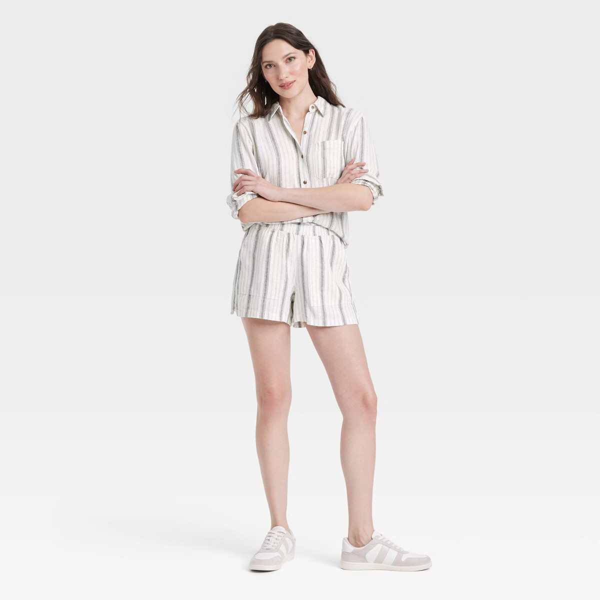 Women's Mid-Rise Linen Pull-On Shorts - Universal Thread™ | Target