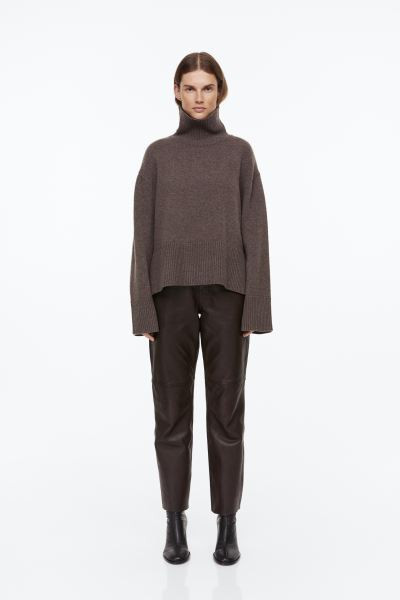 Sweter oversize z golfem i domieszką wełny | H&M (DE, AT, CH, NL, FI)