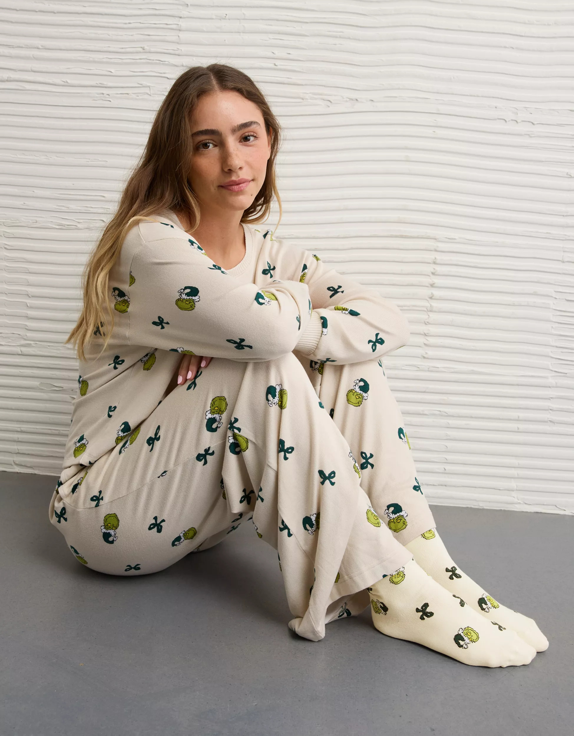 AE Grinch Ruffle Crew Socks | American Eagle Outfitters (US & CA)