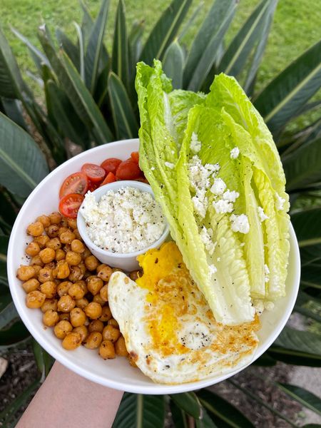 Ever just have a BIG RANDO BOWL? 🤔 It’s basically a big bowl filled with random deliciousness. Makes for a quick meal and works for when you can’t figure out what you wanna eat. 🍳🫘🍅🥬

What’s in my bowl:
Egg over hard 
Crispy garlicky chick peas 
Sliced cherry tomatoes 
Romaine lettuce dippers & caesar dressing topped with feta 
Cracked black pepper 

#randobowl #bowls #easymeals #protein #mealprep #mealprepping #whitebowls 

#LTKfindsunder50 #LTKhome #LTKfindsunder100