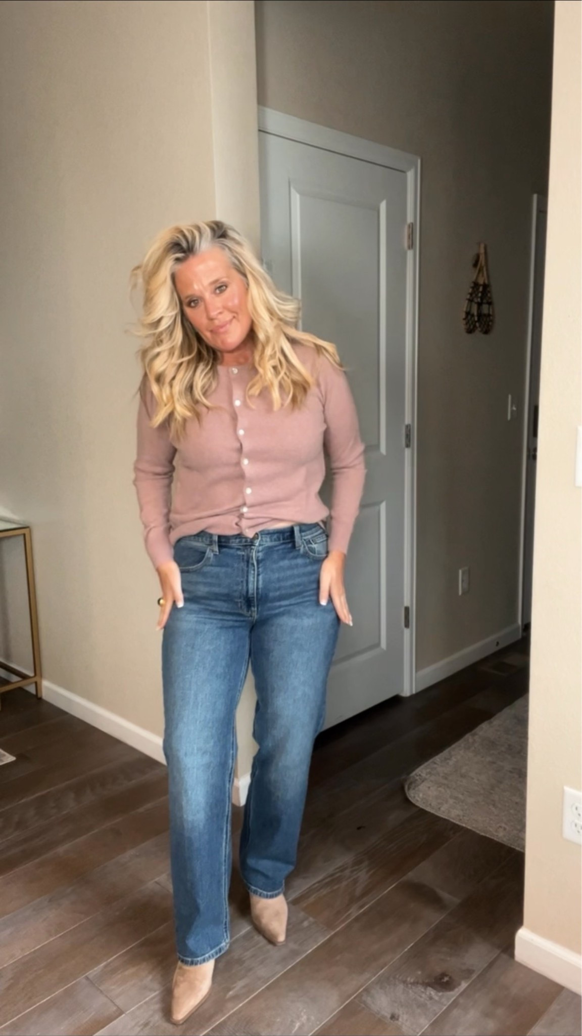 ✨Tap the bell, save and ❤️ start here over 40 fashion, midlife style, midsize fashion and luxury looks for less.  

⬇️Sizing information:
12 tts (size up if in between sizes.)

The ’90s supermodel jeans… for UNDER $20. 👀

👑 Helping you look good, feel good.-Lindsey Denver   Check back daily for belly-friendly style, confidence, and Outfit Physics™.

#LTKOver40 #LTKMidsize #LTKPlusSize

Comment SHOP below to receive a DM with the link to this post on my LTK ⬇ https://liketk.it/6o9Uv

Comment SHOP below to receive a DM with the link to this post on my LTK ⬇ https://liketk.it/6oA3U