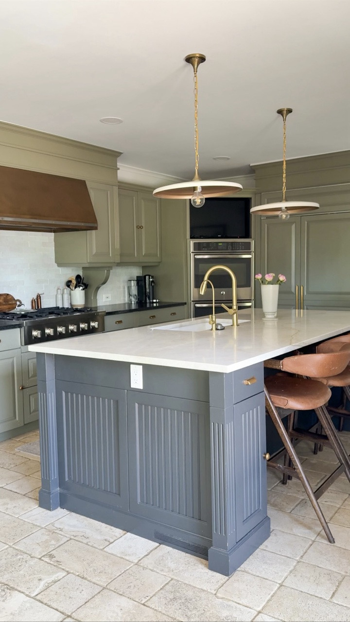 Fought the urge to rip out my kitchen cabinets… and I’m so glad I did 🤍 Instead of a full demo, I gave them a fresh coat of Crownsville Grey by Benjamin Moore — and honestly? It changed everything. Sometimes the bones are good, they just need a little love. And you’ll never believe where the hardware is from 👀 Shop the link in our bio. This is your sign to paint before you demo!

#cabinettransformation #beforeandafterkitchen #kitchenremodel #budgetkitchen #kitchendesign