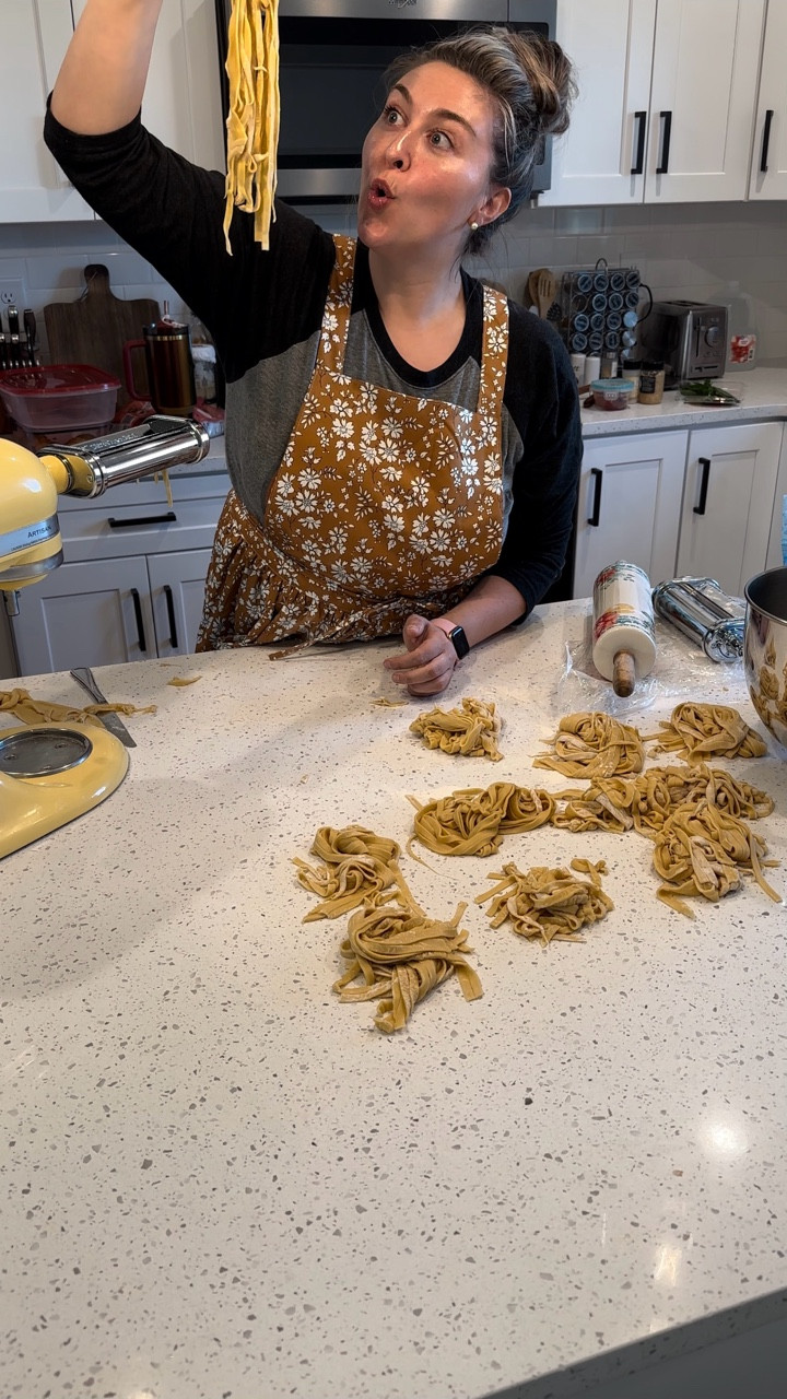 We made pasta for the first time from SCRATCH! I’ve said for years that I want pasta from scratch to be a norm for us, but I’ve never had the kitchen that was big enough to do so! They actually turned out pretty well for the first try! We will definitely be having fresh pasta more often around these parts!

#thearthurs #arthurfarmhouse #cookingwithsunshine #sunshinekitchen #pastalovers #homemadepasta