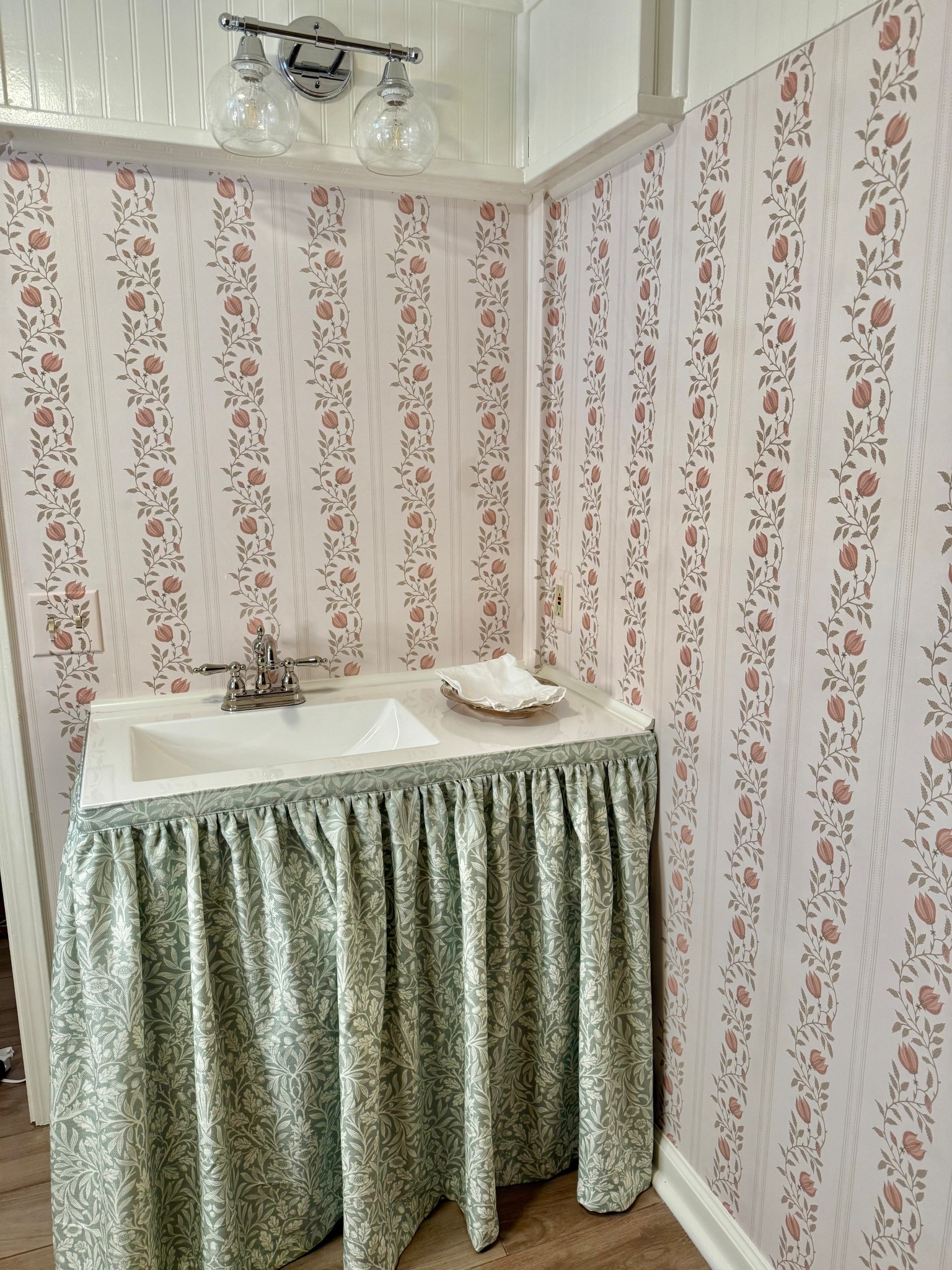 Girly bathroom things #girlbathroom #girlmess 

#LTKHome #LTKFindsUnder100 #LTKBeauty