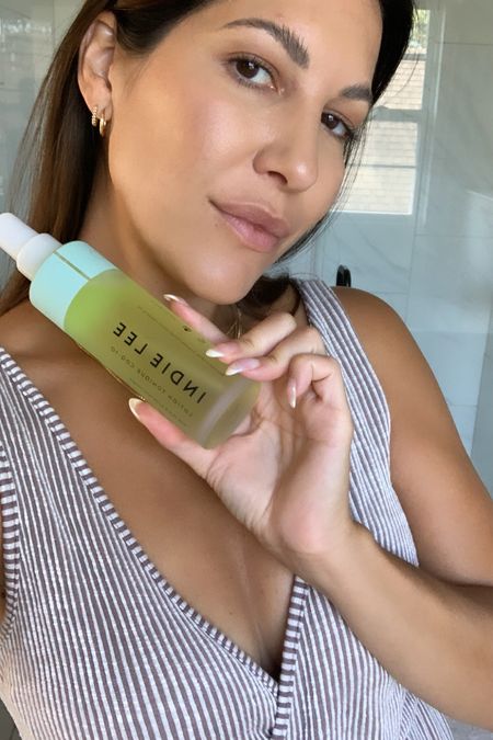 Clean beauty sale at Follain! 

Linking this Indie Lee toner and all of my favorite clean beauty buys at 20% off 



#LTKsalealert #LTKbeauty #LTKunder50