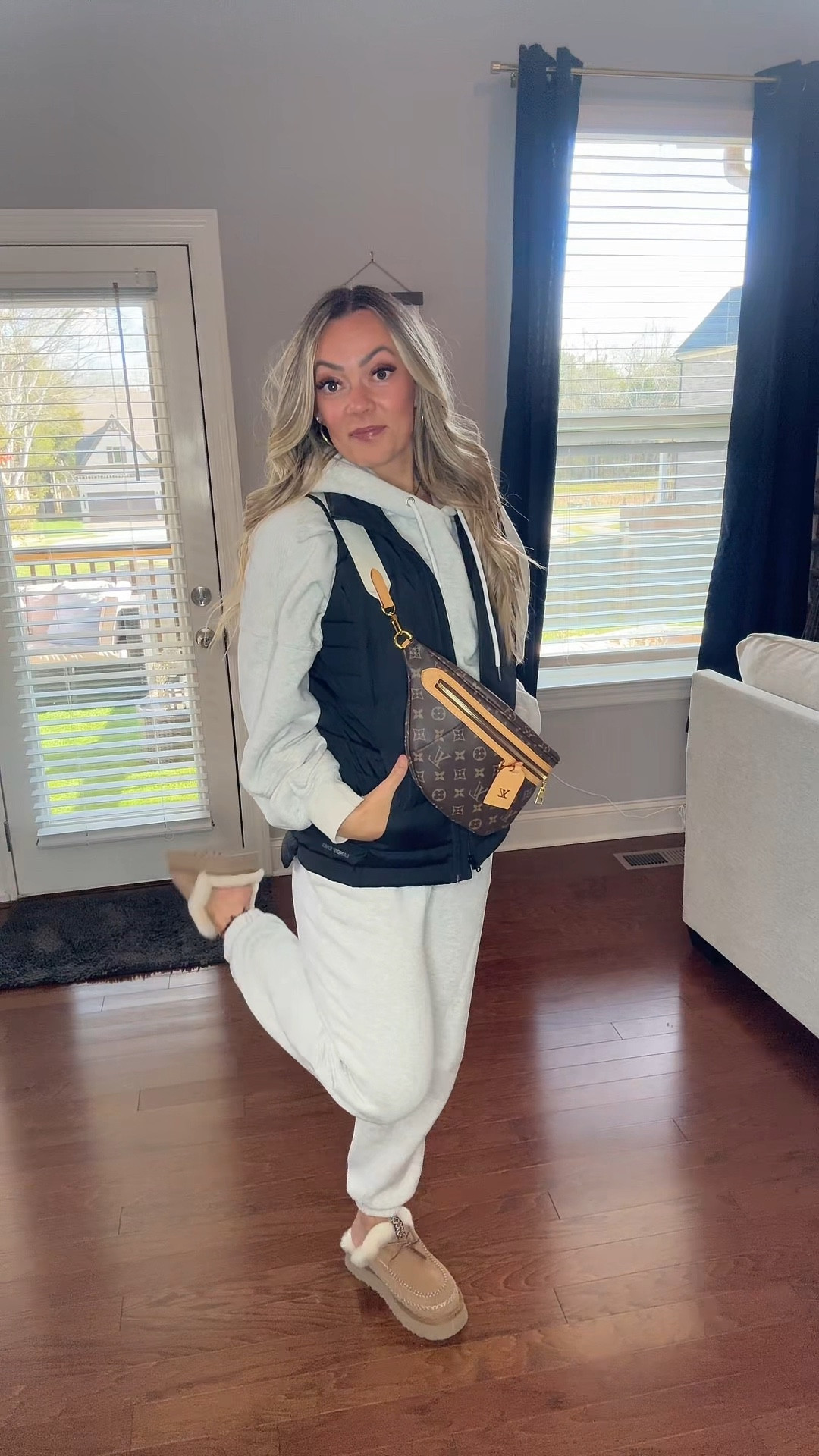 Have errands to run but want to be cozy! This is the perfect outfit for just that! 

#LTKWatchNow #LTKSeasonal #LTKStyleTip