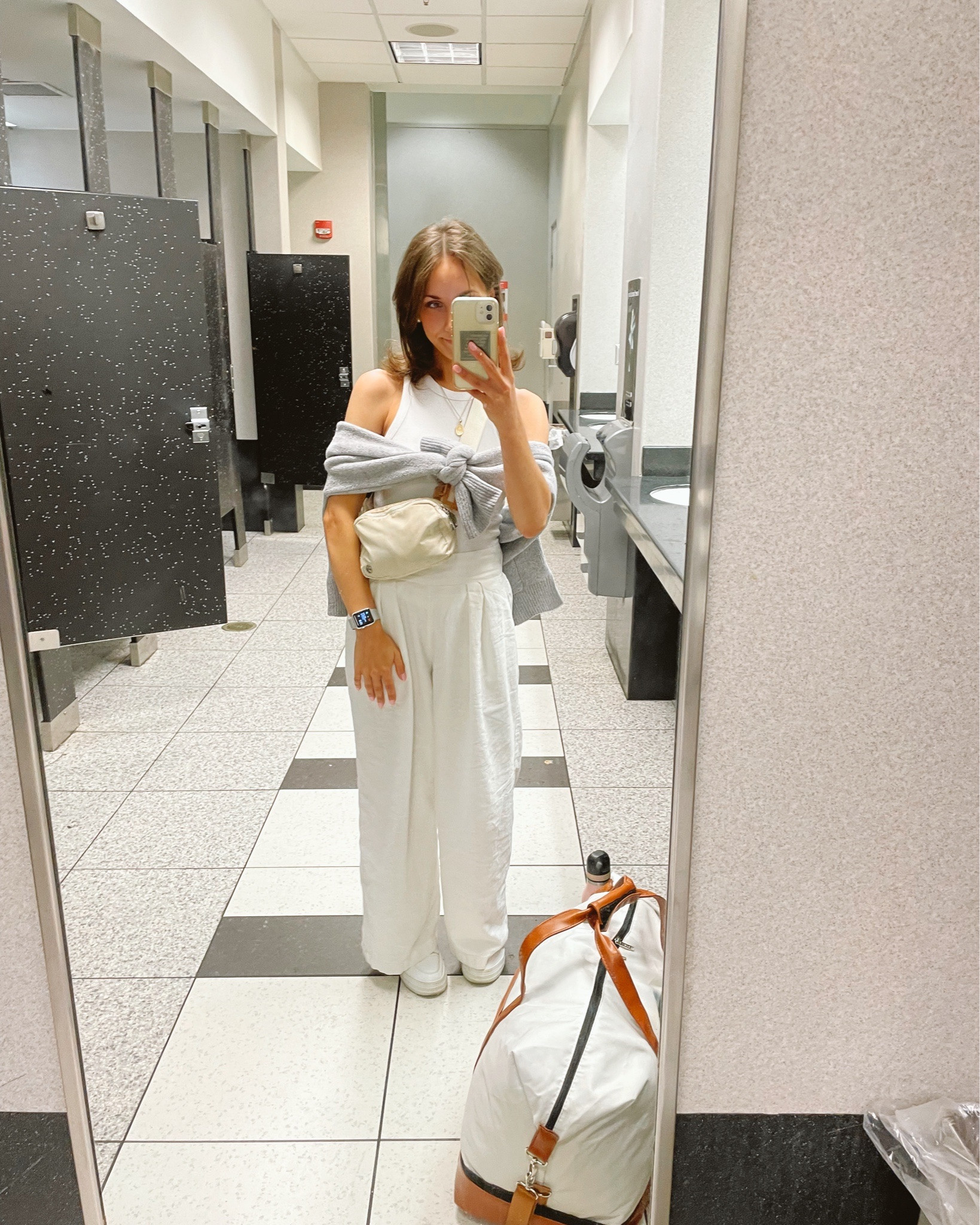 An airport outfit that’s chic AND comfy!👏 
These linen pants are everything I ever wanted. So comfortable and stylish (I actually have two pairs since I love them so much!).
& I just like monochromatic outfits so much😍✈️🧳

#LTKPetite #LTKootd #LTKTravel