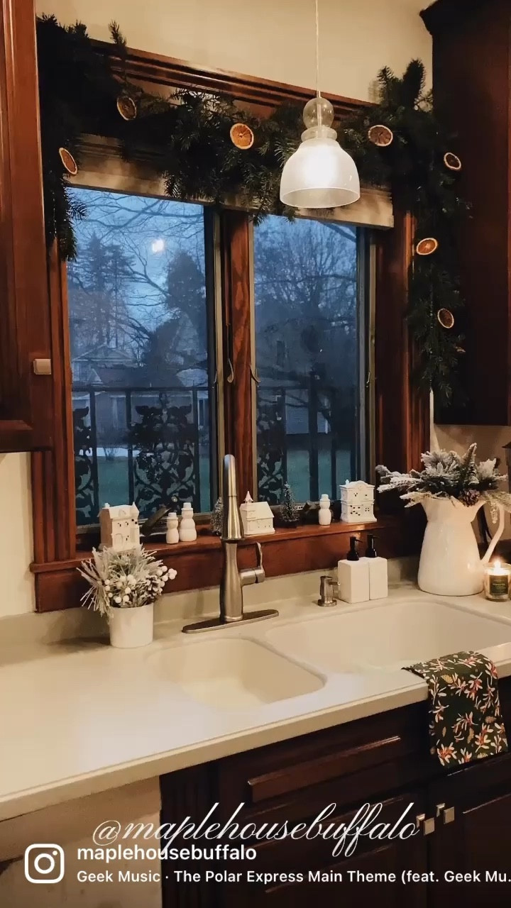 Farmhouse kitchen - traditional kitchen - dark kitchen cabinets - modern traditional kitchen - woods and whites

#LTKHoliday #LTKhome #LTKstyletip