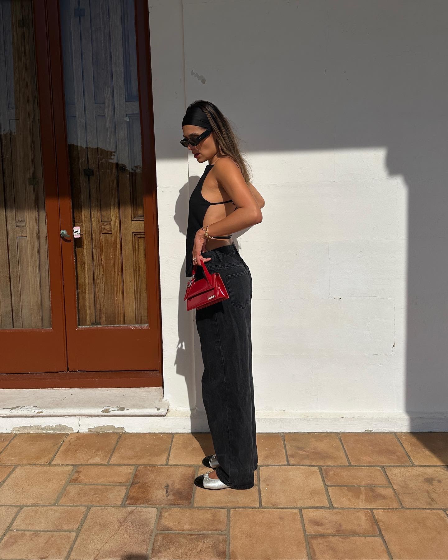 All black outfit with a pop of red

#LTKaustralia #LTKshoecrush #LTKstyletip