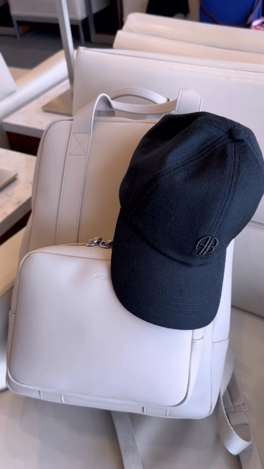 The United Lounge never disappoints. 💫

#LTKOver40 #LTKTravel #LTKdayinmylife