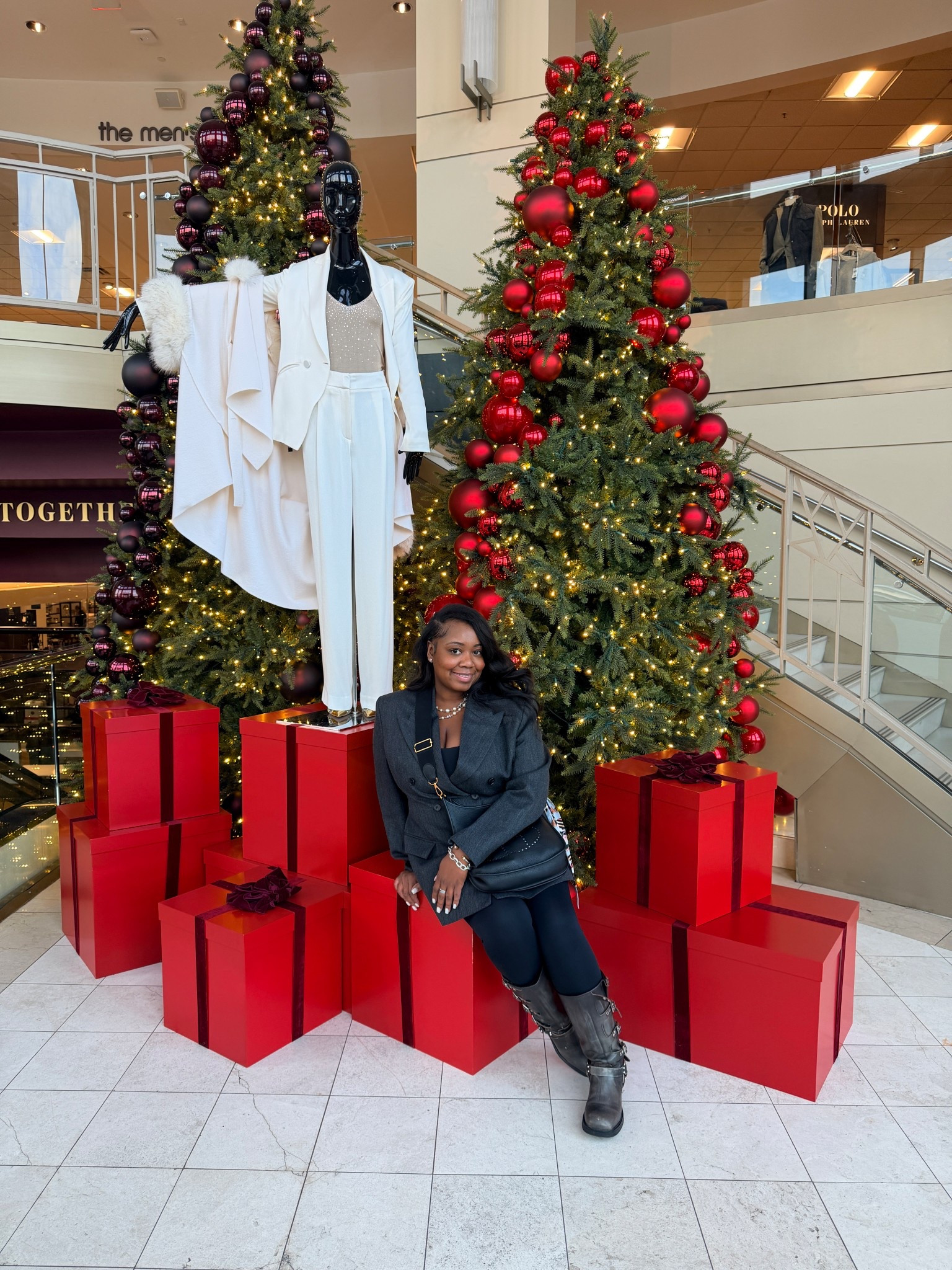 ✨ Bloomingdale’s Friends & Family is LIVE! ✨
The perfect time to grab holiday gifts and score your dream holiday outfit. Whether you’re looking for cozy sweaters, chic party dresses, or luxe accessories, Bloomingdale’s has you covered for every festive moment. 🎁✨

Shop my favorite picks & elevate your holiday style while the savings last!
#Bloomingdales #FriendsandFamily #HolidayOutfits #GiftGuide #LTKSale #LTKFinds #HolidayStyle  

#LTKHoliday #LTKGiftGuide #LTKGiftGuide #LTKootd #LTKHoliday