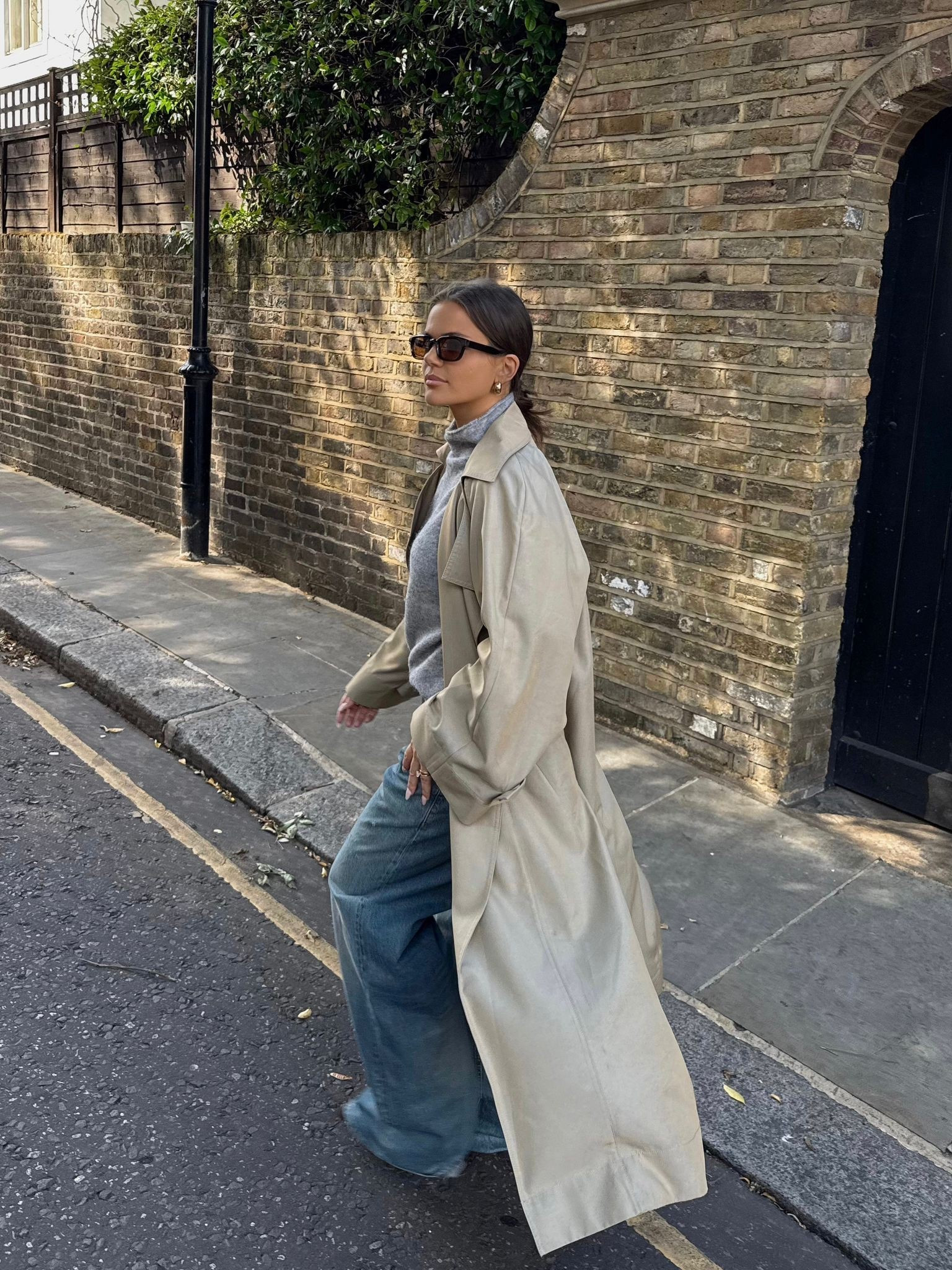 A/W outfits 🍂
Coat: Frankie shop 
Jeans: UK 12 
Knit: XS/S

