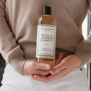 The Laundress 16 fl oz. Wool and Cashmere Shampoo Cedar | The Container Store