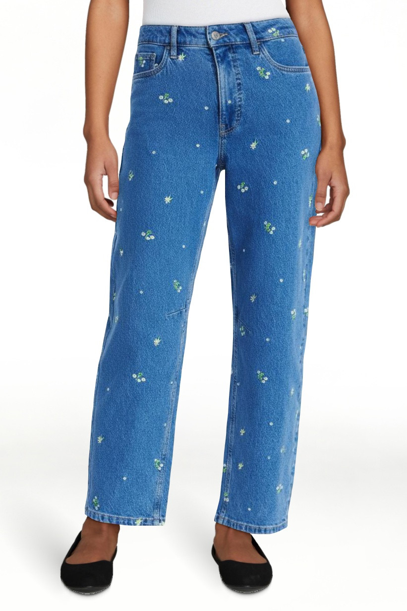 Free Assembly Women's and Women's Plus Embroidered Mid Rise Cropped Barrel Jeans, Sizes 0-26W | Walmart (US)