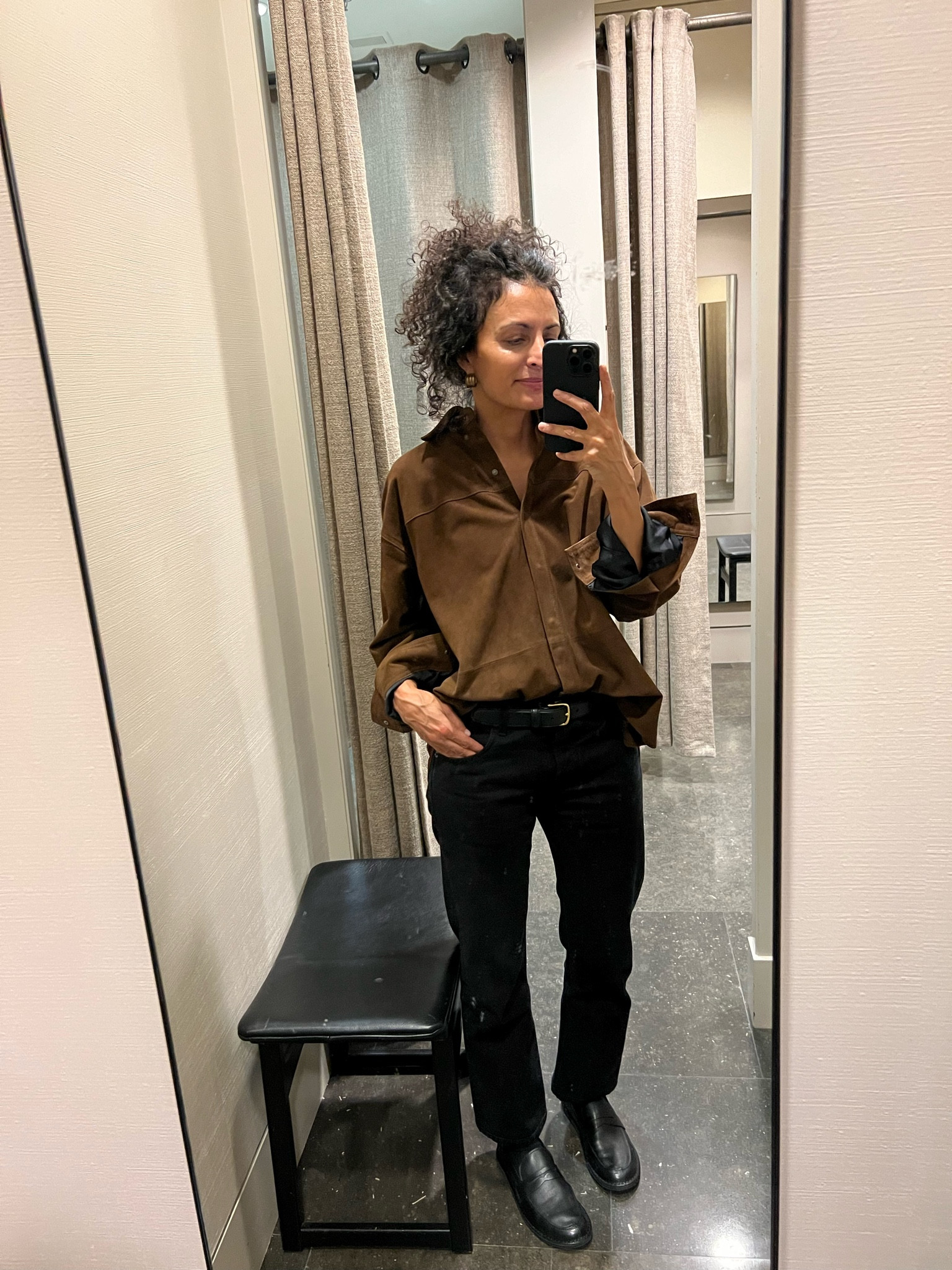 Shoes true to size.  Took an xs in the shirt.  Small in the belt.  Pants took size 0 (the new 24).