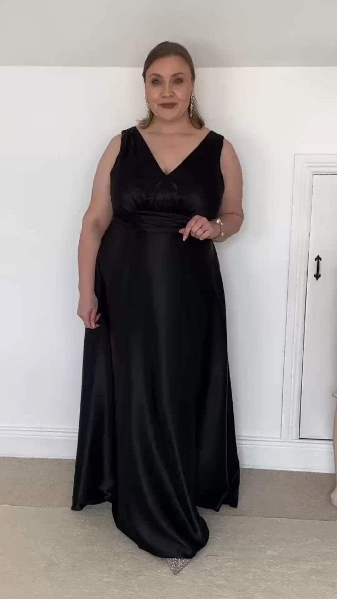 THE most amazing dress I’ve ever worn. The perfect dress for my Apple shaped body 😍
Dress gifted by @everprettyofficial 

#appleshapebody #occasionwear #dresses #plussizefashion #personalstylist

#LTKplussize #LTKdresses #LTKpartywear