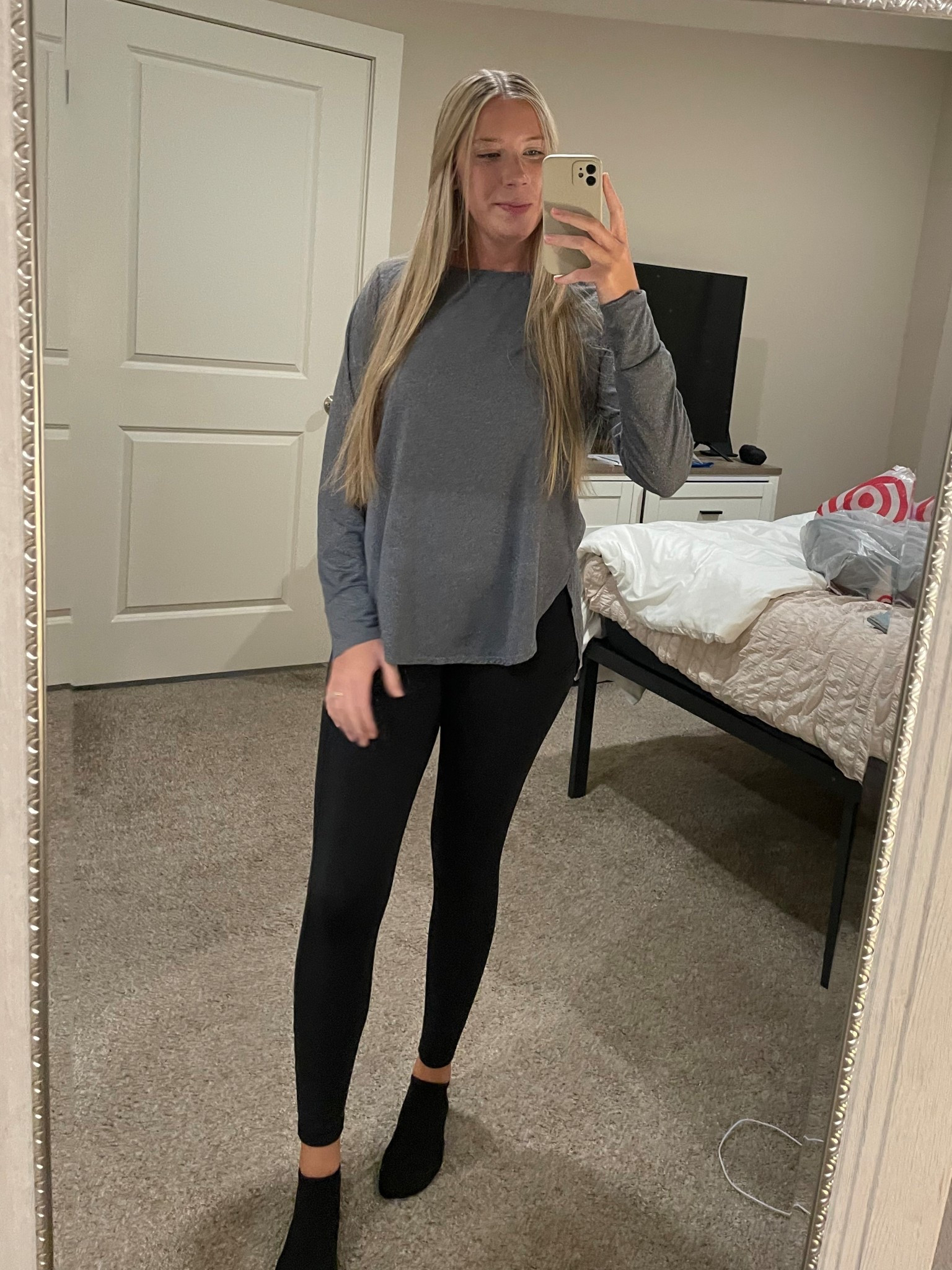 this is the perfect fall outfit! weather out running errands or just chilling at home. this shirts is THE softest, y’all have to try it! 

#LTKStyleTip #LTKActive