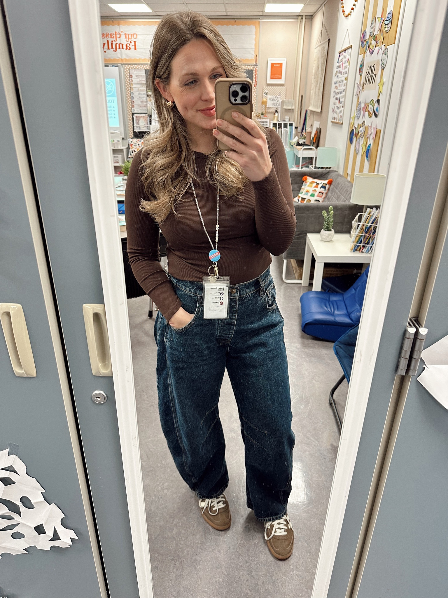 Barrel jeans for the win!

#LTKShoeCrush #LTKFindsUnder100 #LTKWorkwear