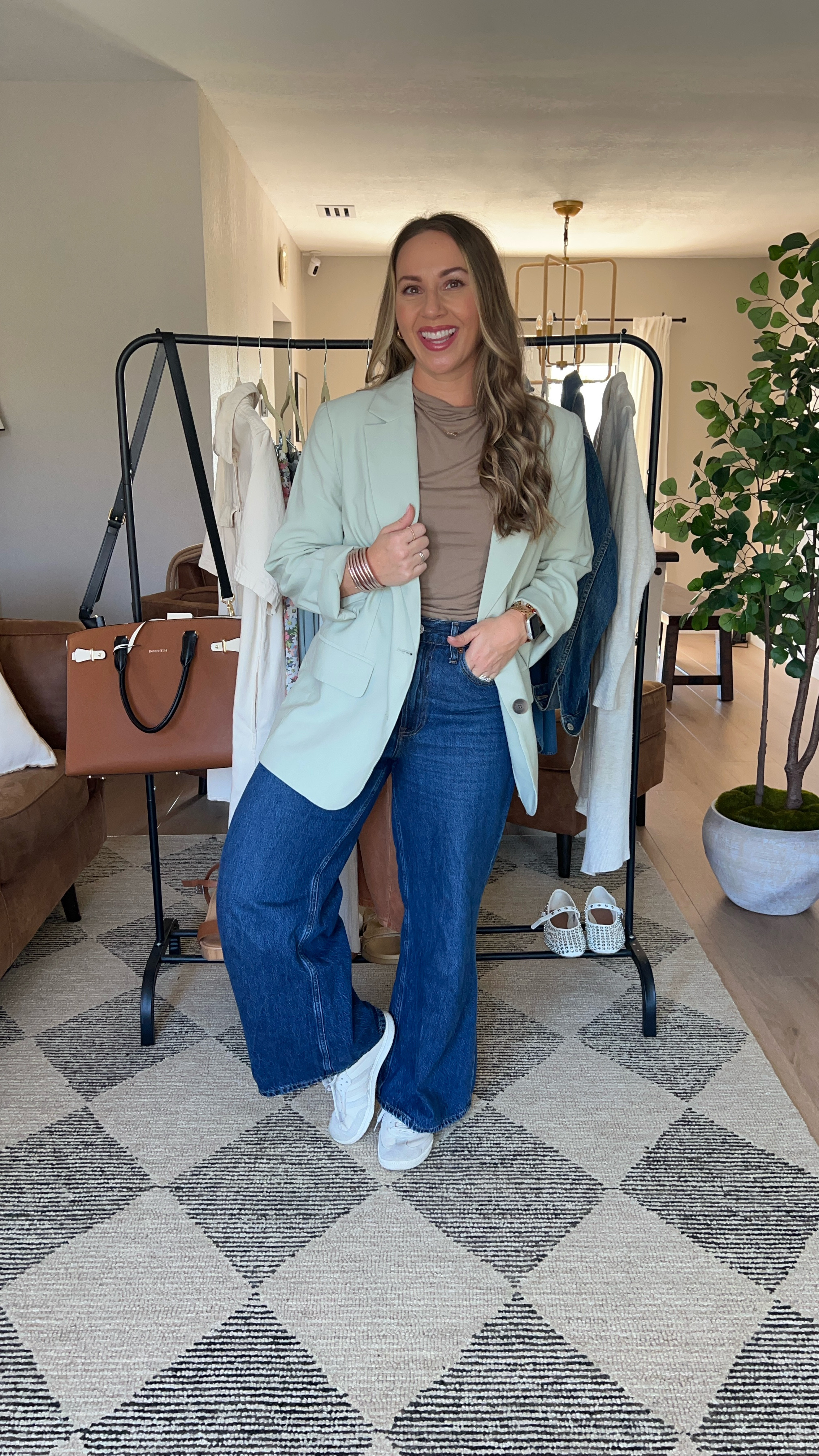 Easy teacher OOTD using my capsule wardrobe
Jeans 28P
Top M
Blazer M
Shoes 8.5

#LTKWorkwear #LTKStyleTip #LTKSeasonal