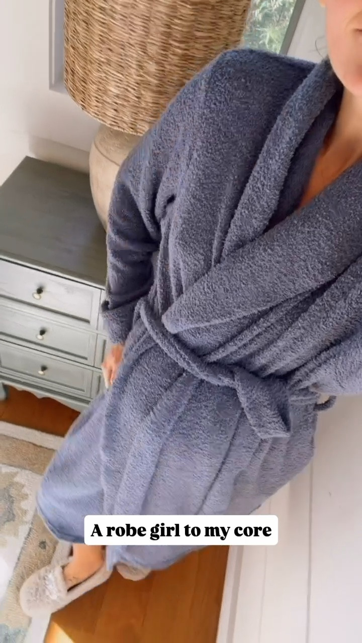 This robe is currently 50% off! This would make a great gift for a new or expecting mom 💕

Loverly Grey, Tommy John, sale alert, plush robe, women’s robe, pregnant mom gift ideas, new mom gift ideas, postpartum essentials 

#LTKSaleAlert #LTKmomlife #LTKgrwm