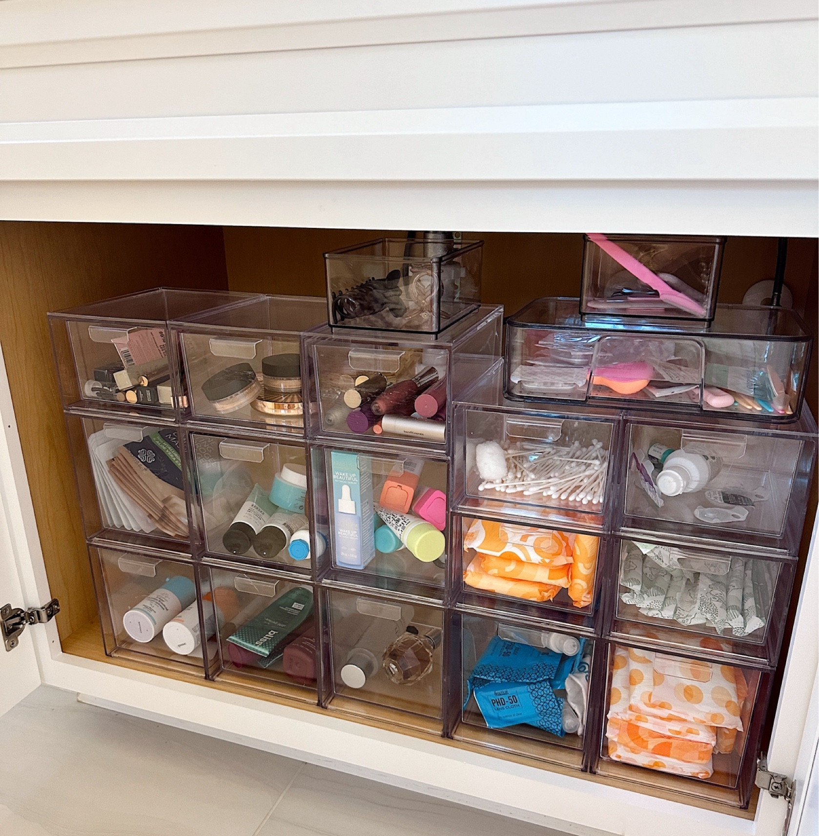 Clear organizers // Amazon organizers // drawer organization // bathroom organization 

#LTKbeauty #LTKfindsunder50 #LTKhome