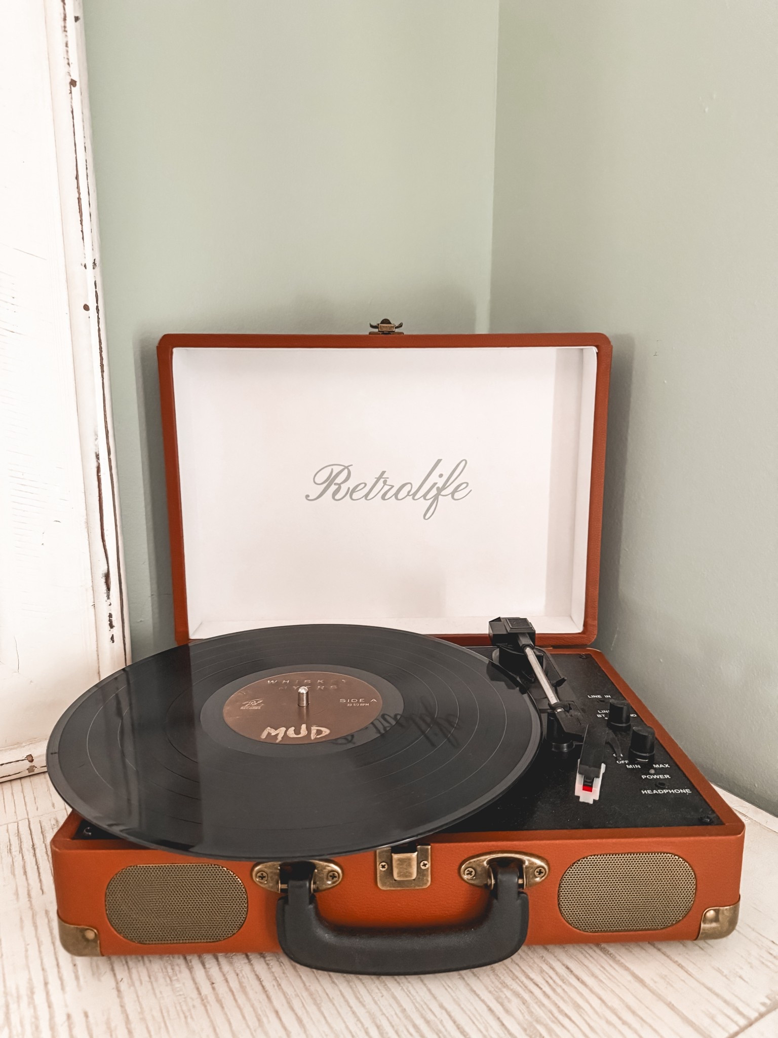 Old school sound with a modern setup! I am obsessed with this vinyl record player. It’s such a cute piece to our bedroom 🖤

#LTKFamily #LTKFindsUnder100 #LTKHome