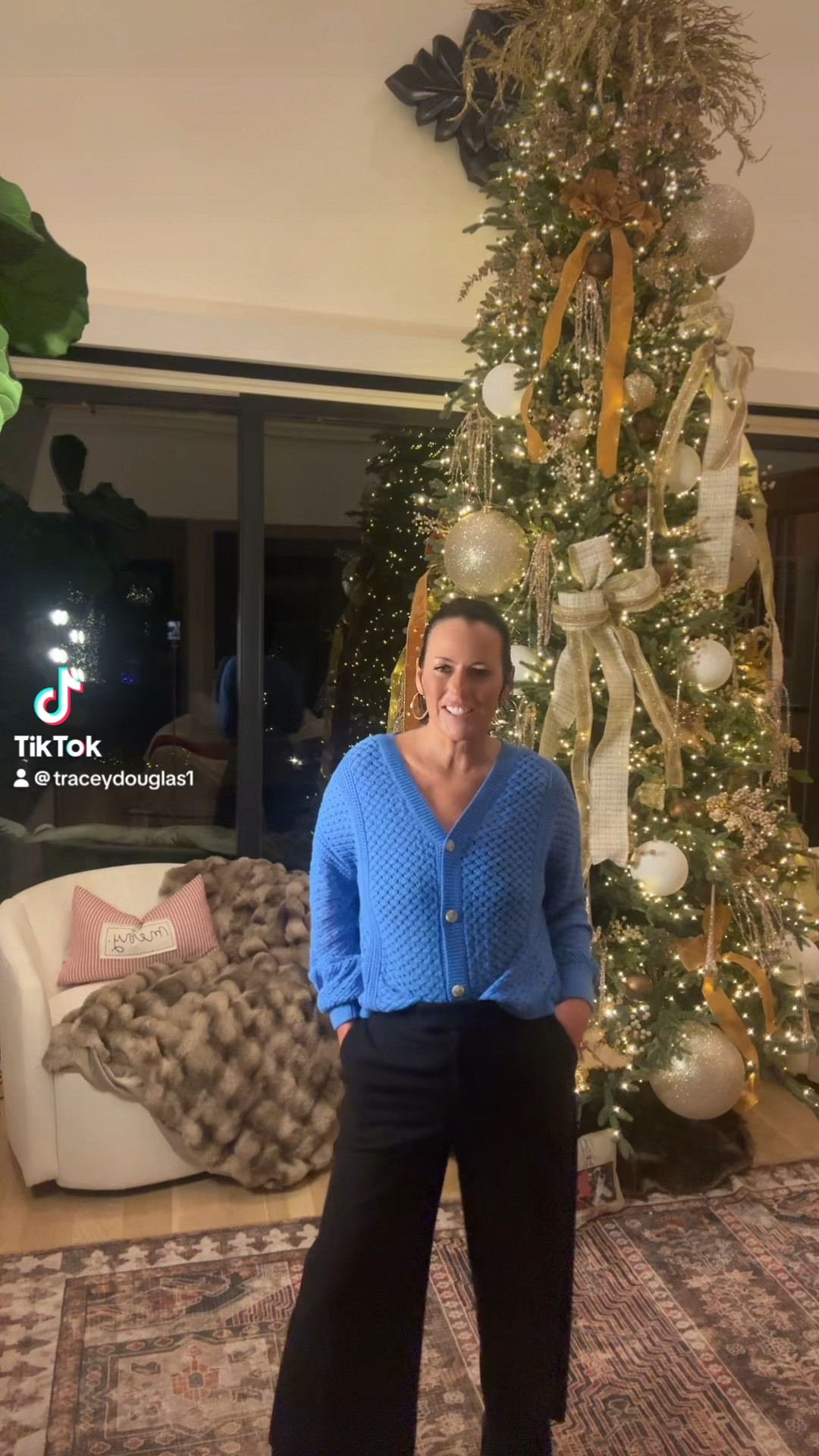 Office looks
Corporate life 
What to wear to work 
Office outfits 

Size 6 pants 
Small sweater 

#LTKStyleTip #LTKSaleAlert #LTKCyberWeek