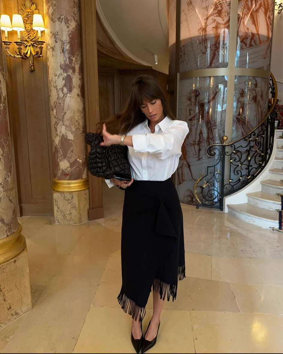 All classy and COS(y) 

jupe en laine à franges, jupe midi en laine noire, jupe midi noire, chemise blanche en coton, chemise basique blanche, chemise en coton, talons en cuir noirs, escarpins design noirs, sac matelassé noir, sac souple matelassé noir #cos 

#LTKitbag #LTKshoecrush #LTKstyletip