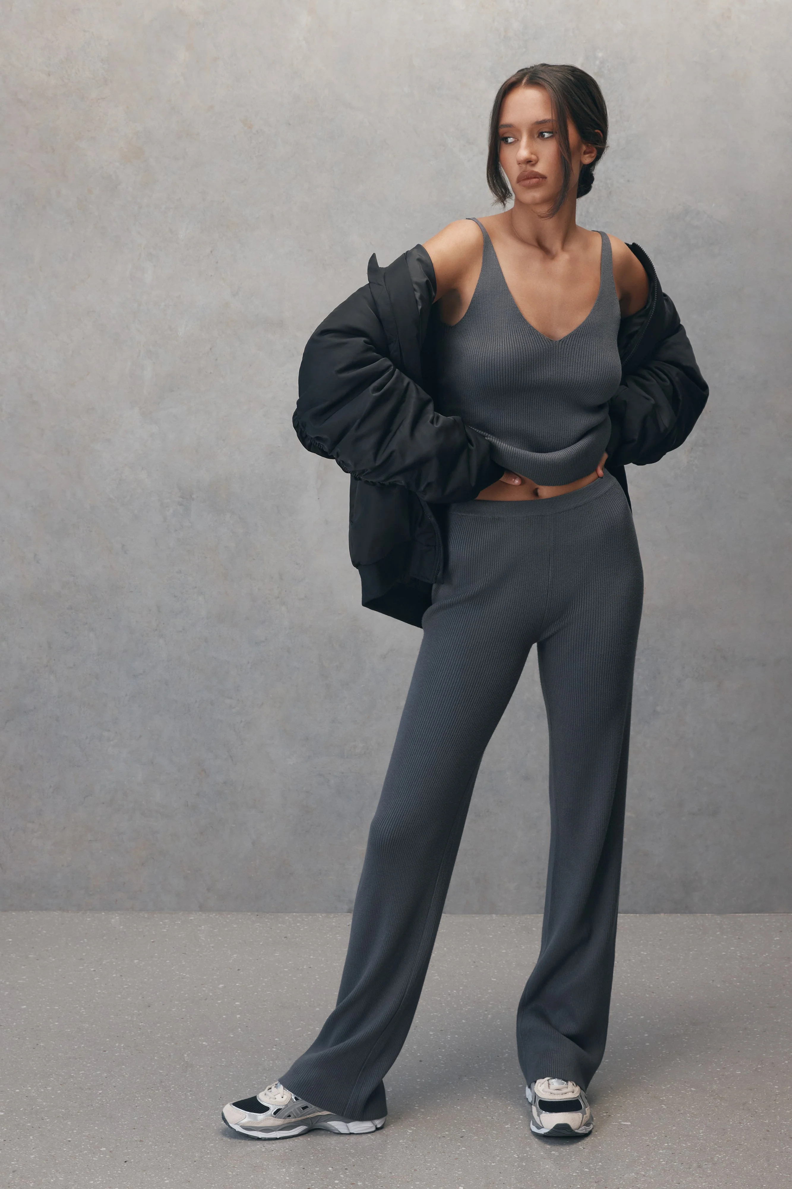 Linnie Straight Leg Knit Pant - Charcoal | MESHKI US