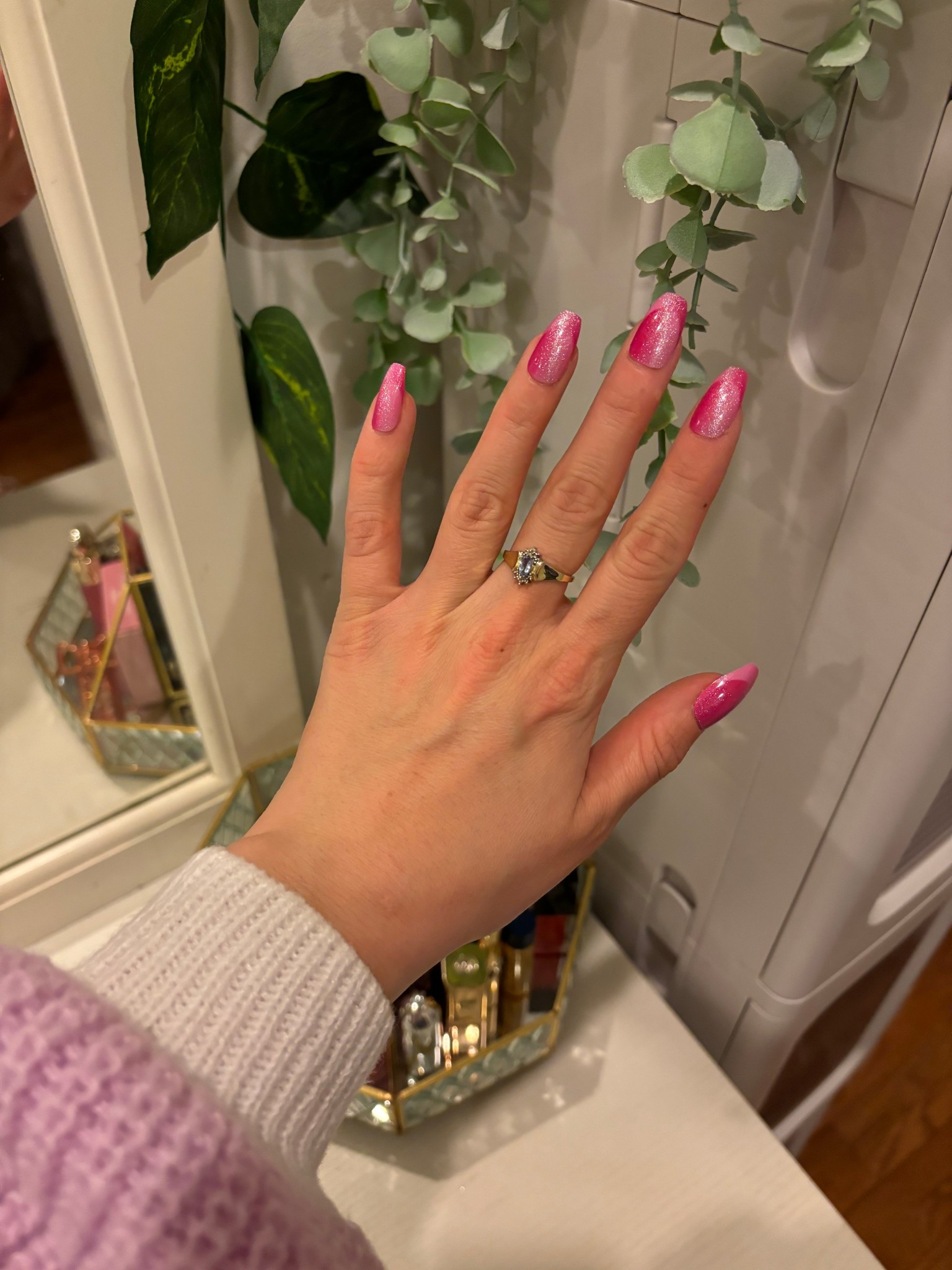 Obsessed with these pink nails for V-Day!! Always making me feel like my prettiest and most put together self 💅💗

#LTKBeauty #LTKdayinmylife #LTKselfcare