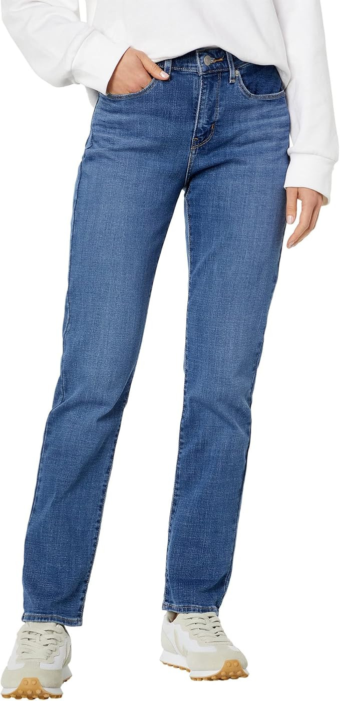 Levi's Women's Classic Straight Jeans | Amazon (US)