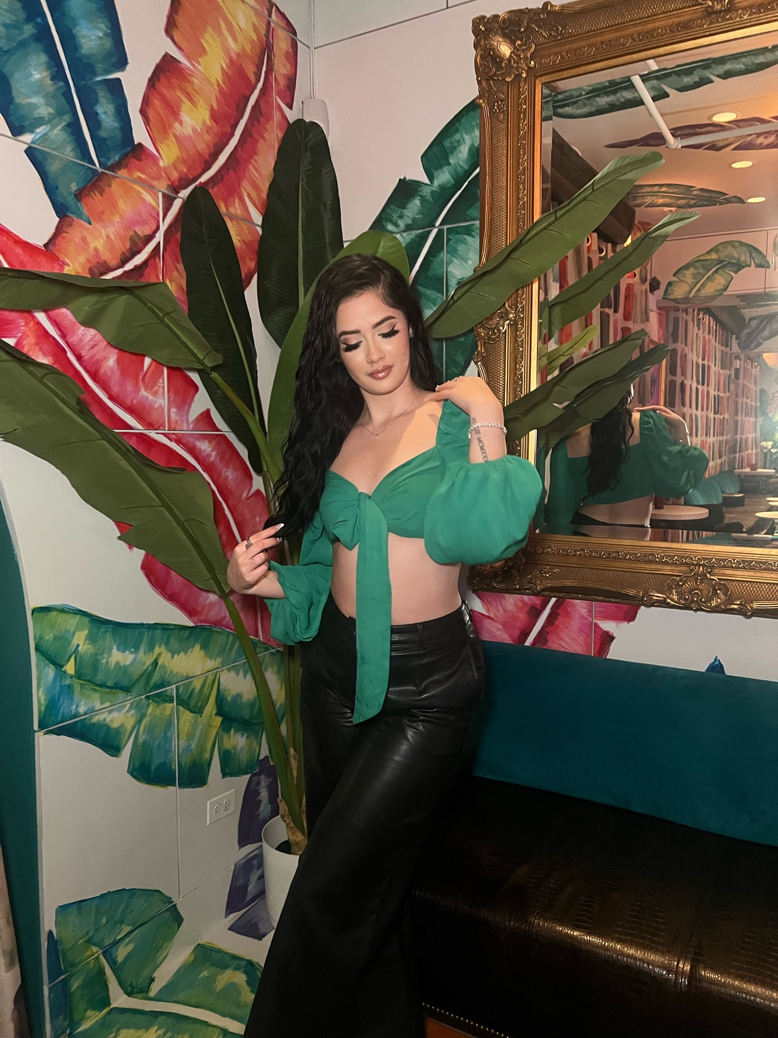 Green long sleeve crop top 💚