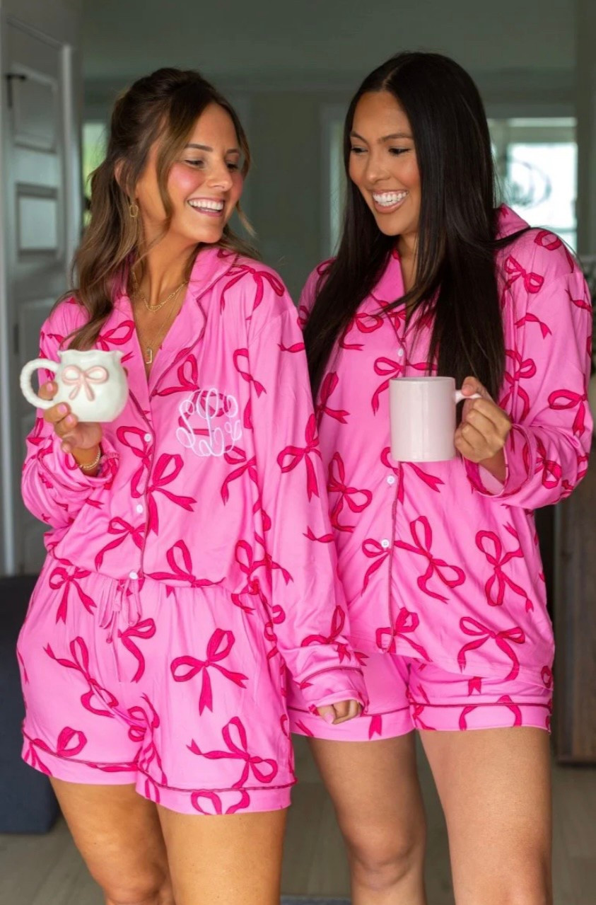 Super cute monogrammed bow pajamas! Retails for $60! So girly ,and cute💗 #sleepwear #pajamas

#LTKFindsUnder100