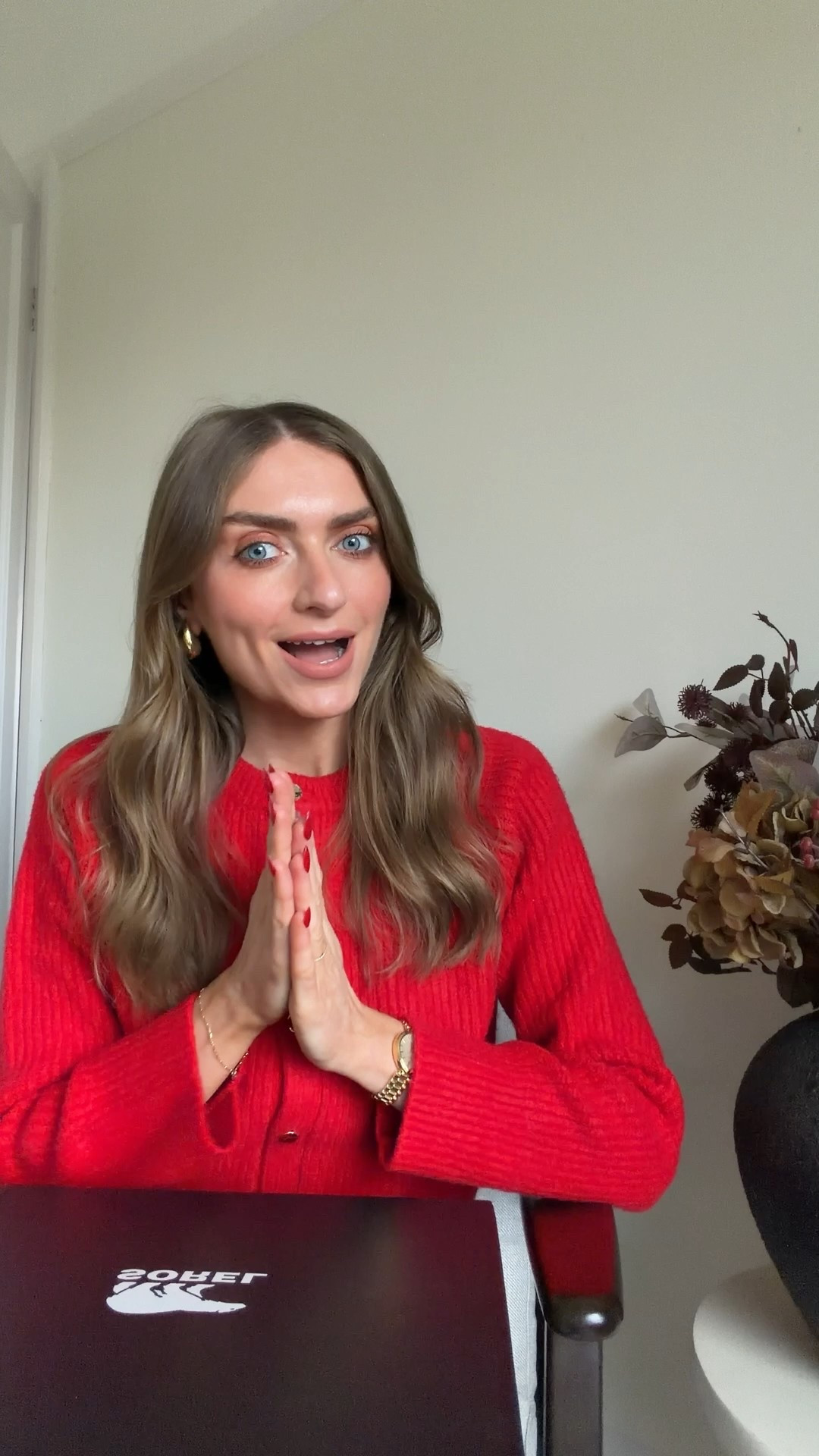 Unbox my winter boots with me! The Sorel ‘Torino’ waterproof snow boots 
For sizing, I’m a true 5.5 and the 6 were perfect so I sized up 
Regatta anti blister socks are a winter staple for me 
Small in the Abercrombie red cardigan 
25reg in the Abercrombie jeans 
I’m 5ft 6 

#LTKwinter #LTKfestive #LTKuk