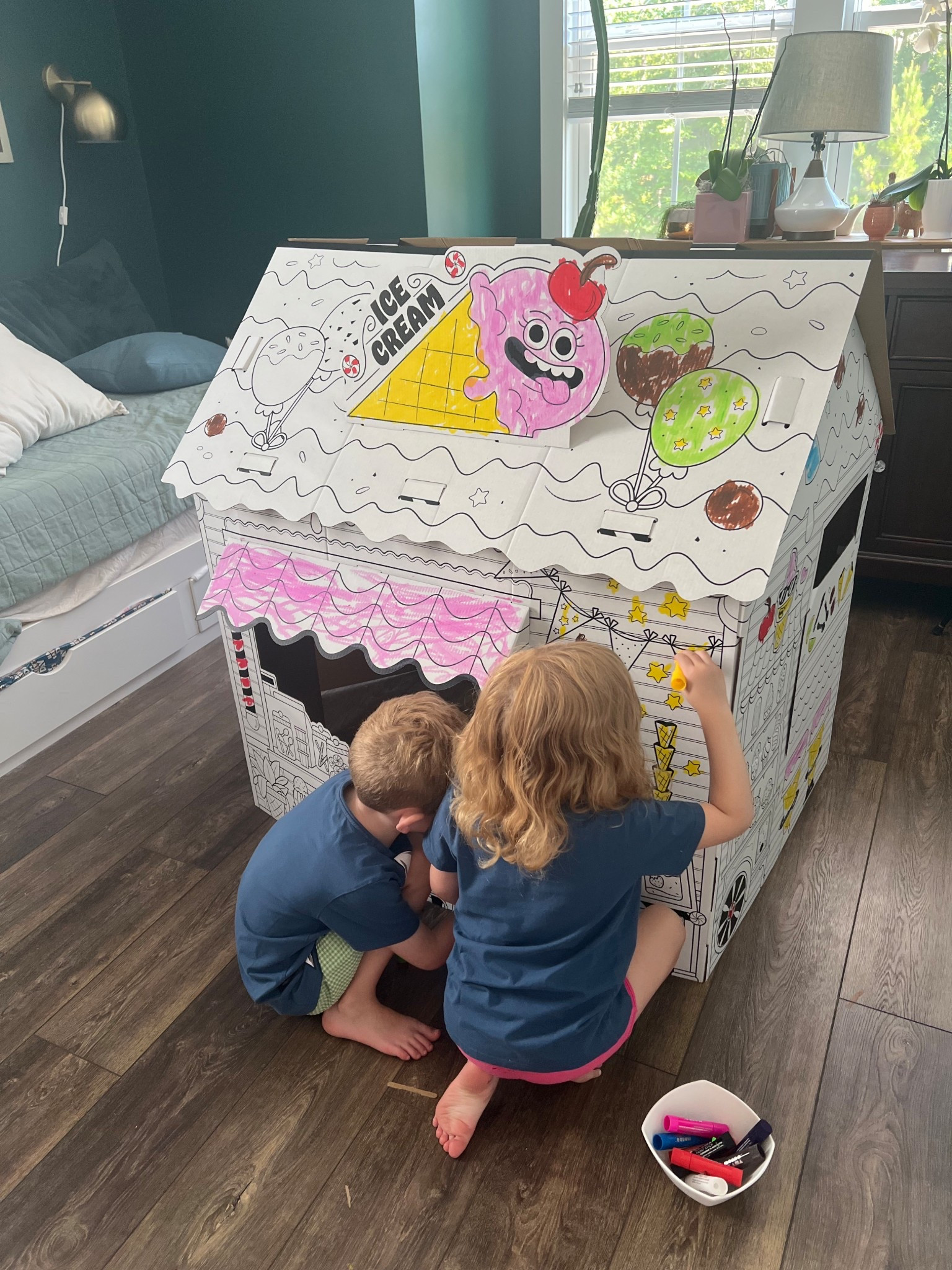 LOVE this ice cream cardboard house for simple summer fun with the kiddos 

#LTKFamily #LTKSummerEdit #LTKKids