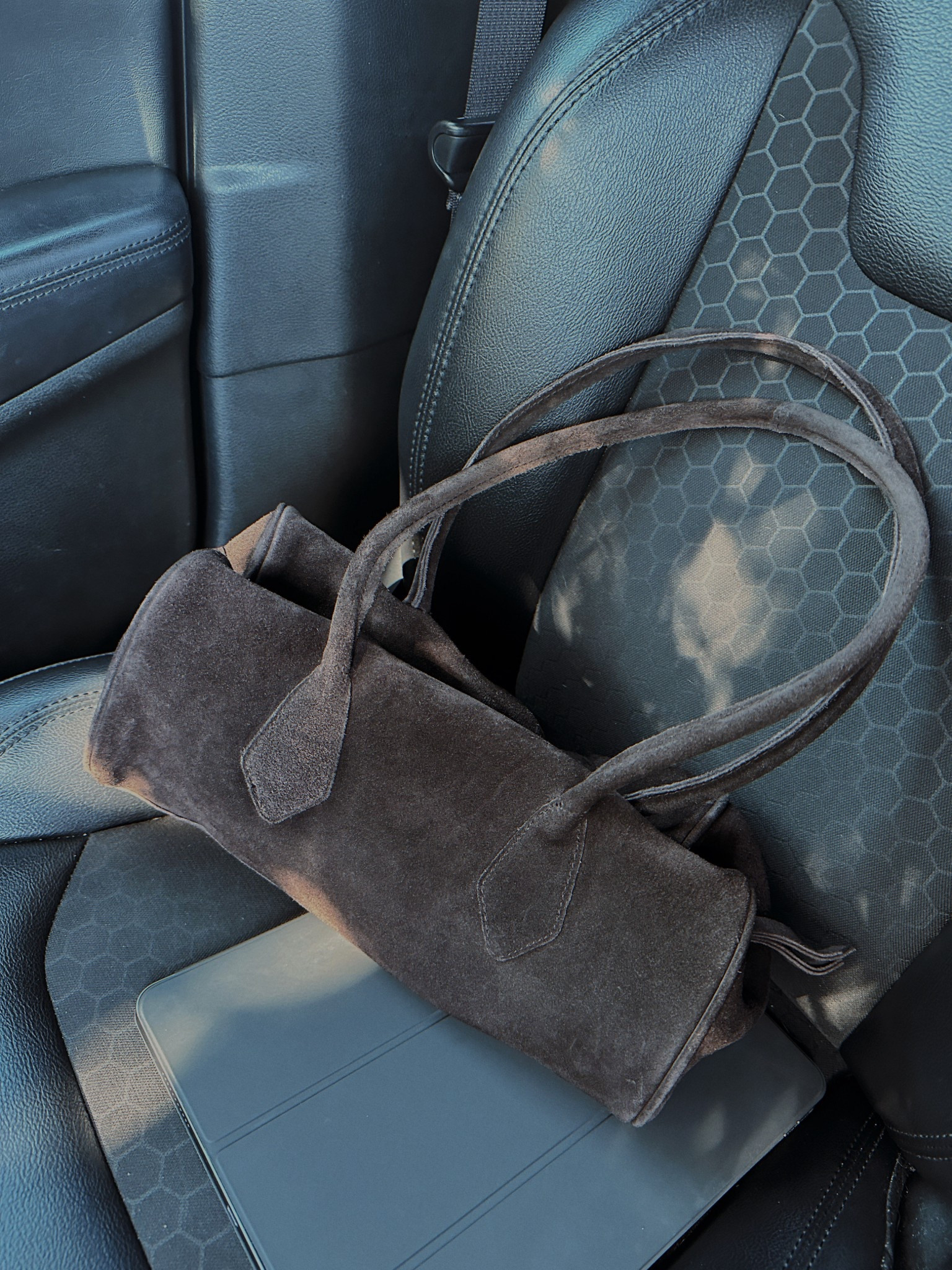 My go to suede bag rn! Comes in 4 colors

Suede bag, brown suede, brown bag, affordable bags 