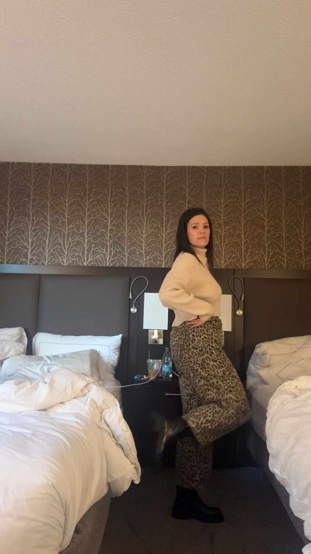 Dinner Fit✨

Ok I see the hype around the barrel jeans! So comfortable

#LTKMidsize #LTKootd