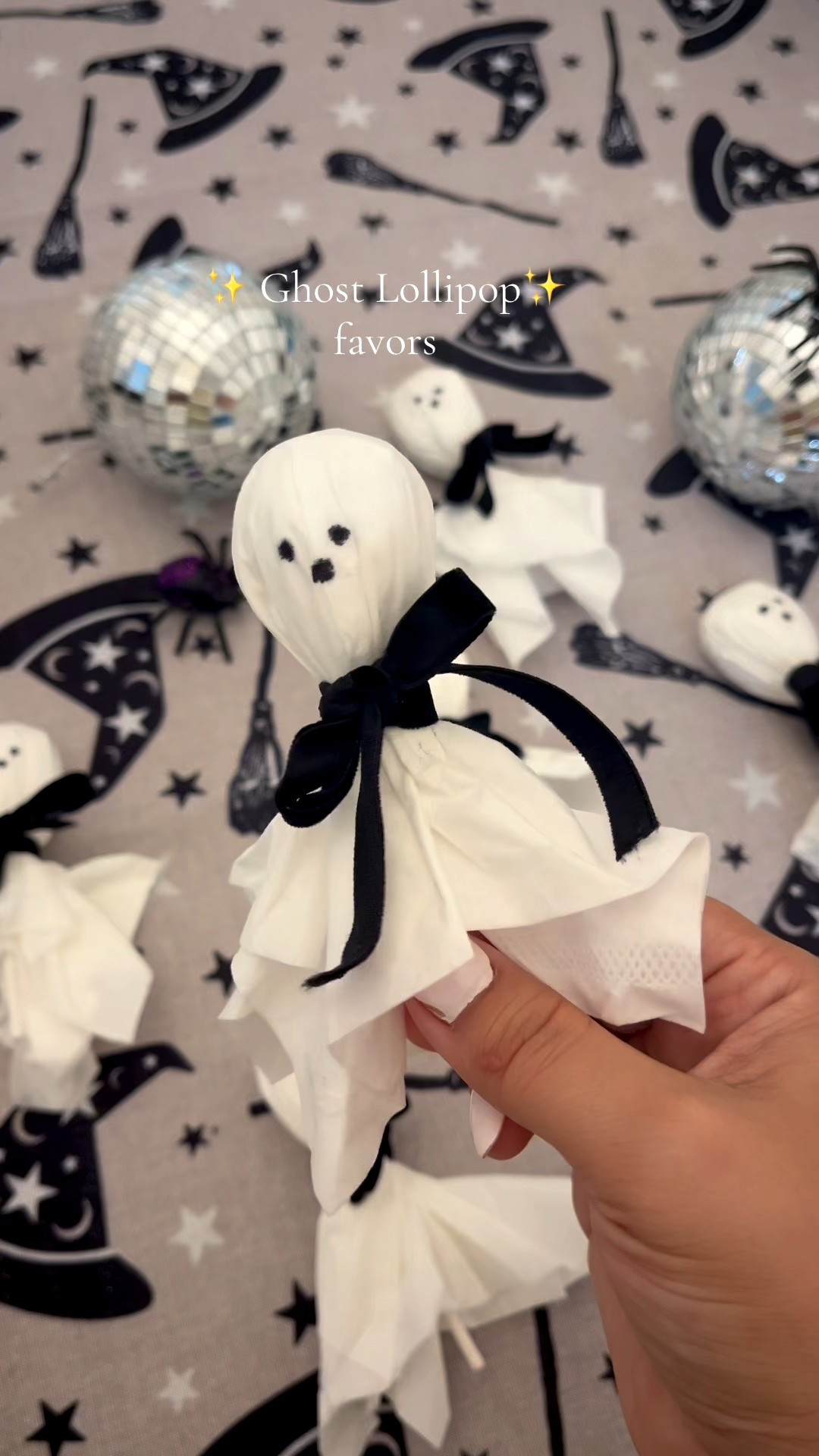 Easy Ghost lollipops 🍭 
dollar tree for lollipops, Kleenex for ghost shape, small hair ties and sharpie to secure with face. #halloween #favors #halloweentreats #spookytreat 

#LTKHalloween #LTKKids #LTKHoliday