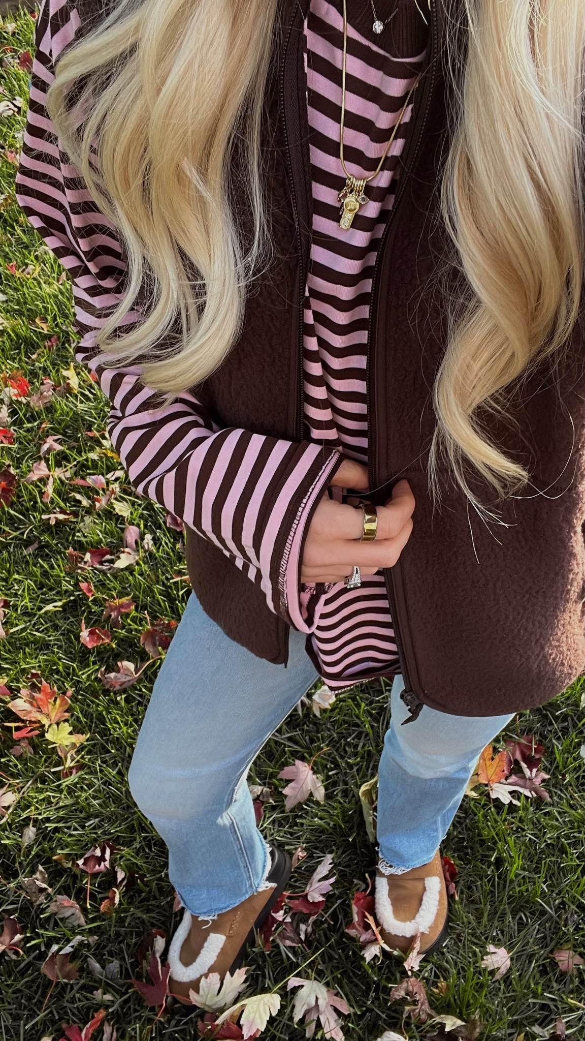 Fall outfit🤎🩷 love this oversized striped top + my favorite fleece vest from Aritzia - recent fall favorites from my IG post linked here too🫶🏻

#LTKPetite #LTKFindsUnder100 #LTKSeasonal